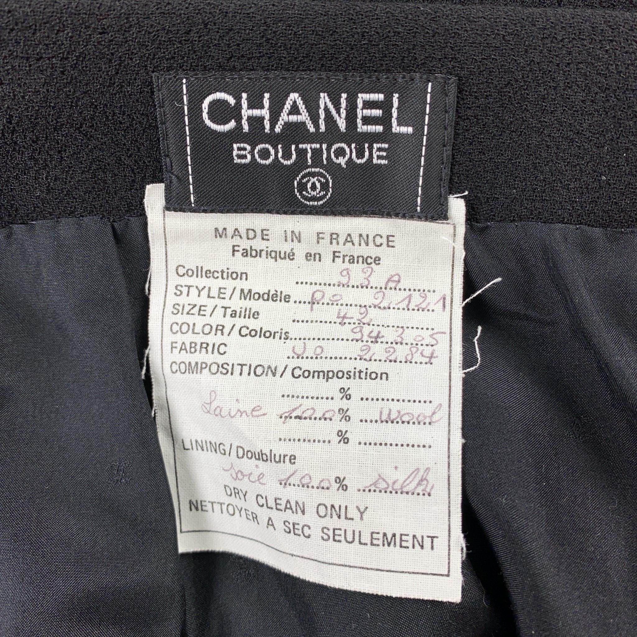 CHANEL Size 10 Black Crepe Wool Pencil Skirt For Sale 1