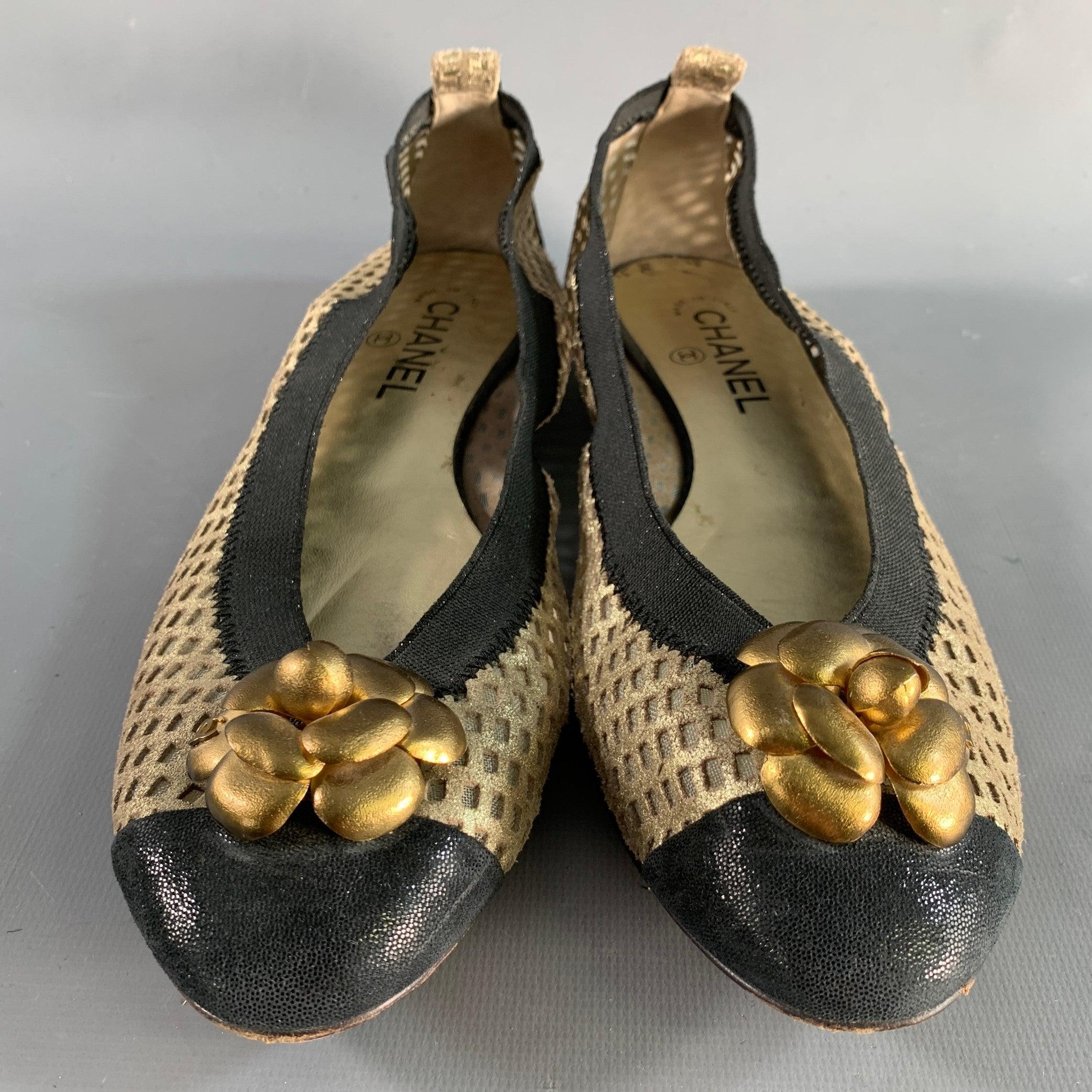 Women's CHANEL Size 10 Gold Black Mesh Textured Ballet Flats For Sale