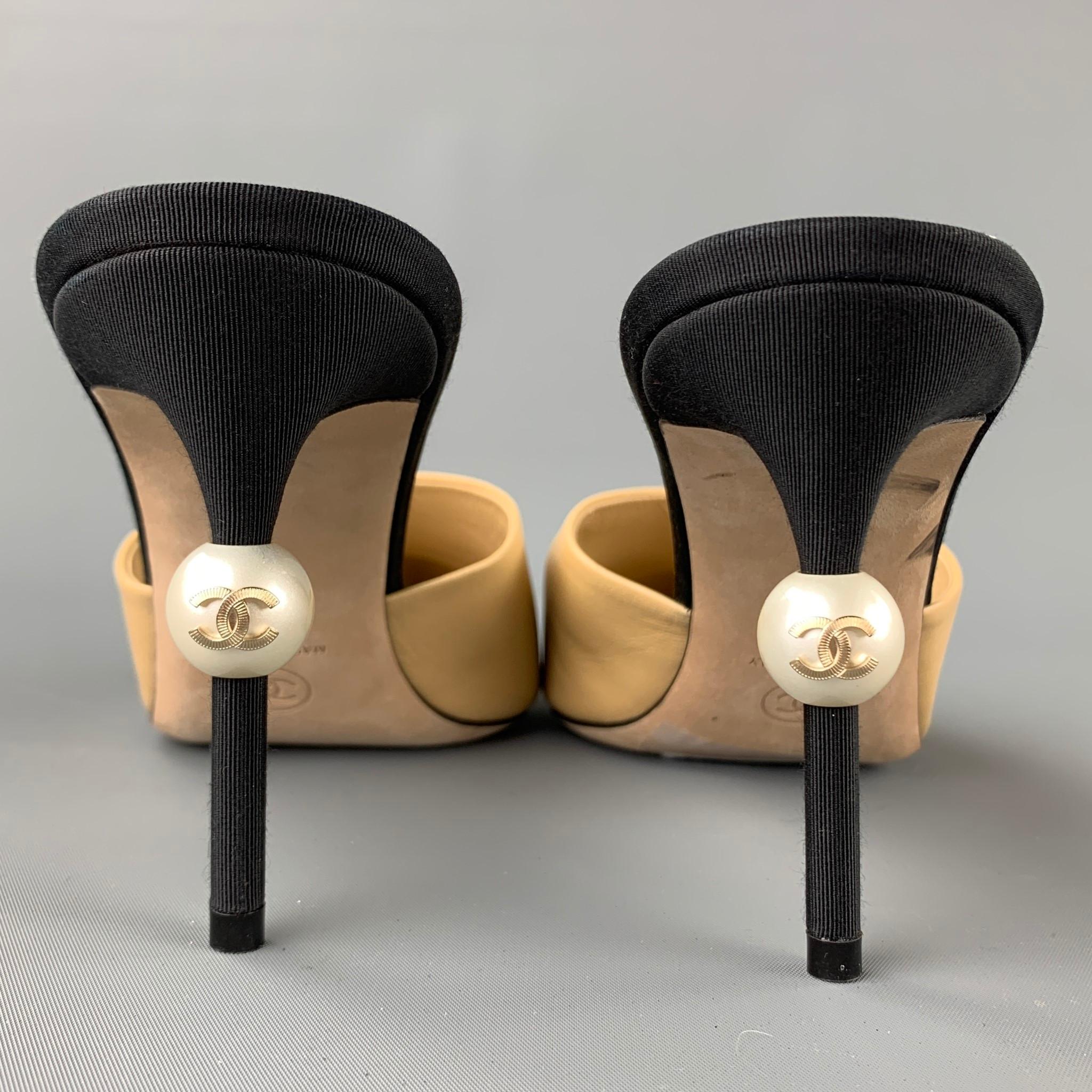 CHANEL Size 11 Beige & Black Two Toned Grosgrain Leather Pearl CC Heel Pumps In Excellent Condition In San Francisco, CA
