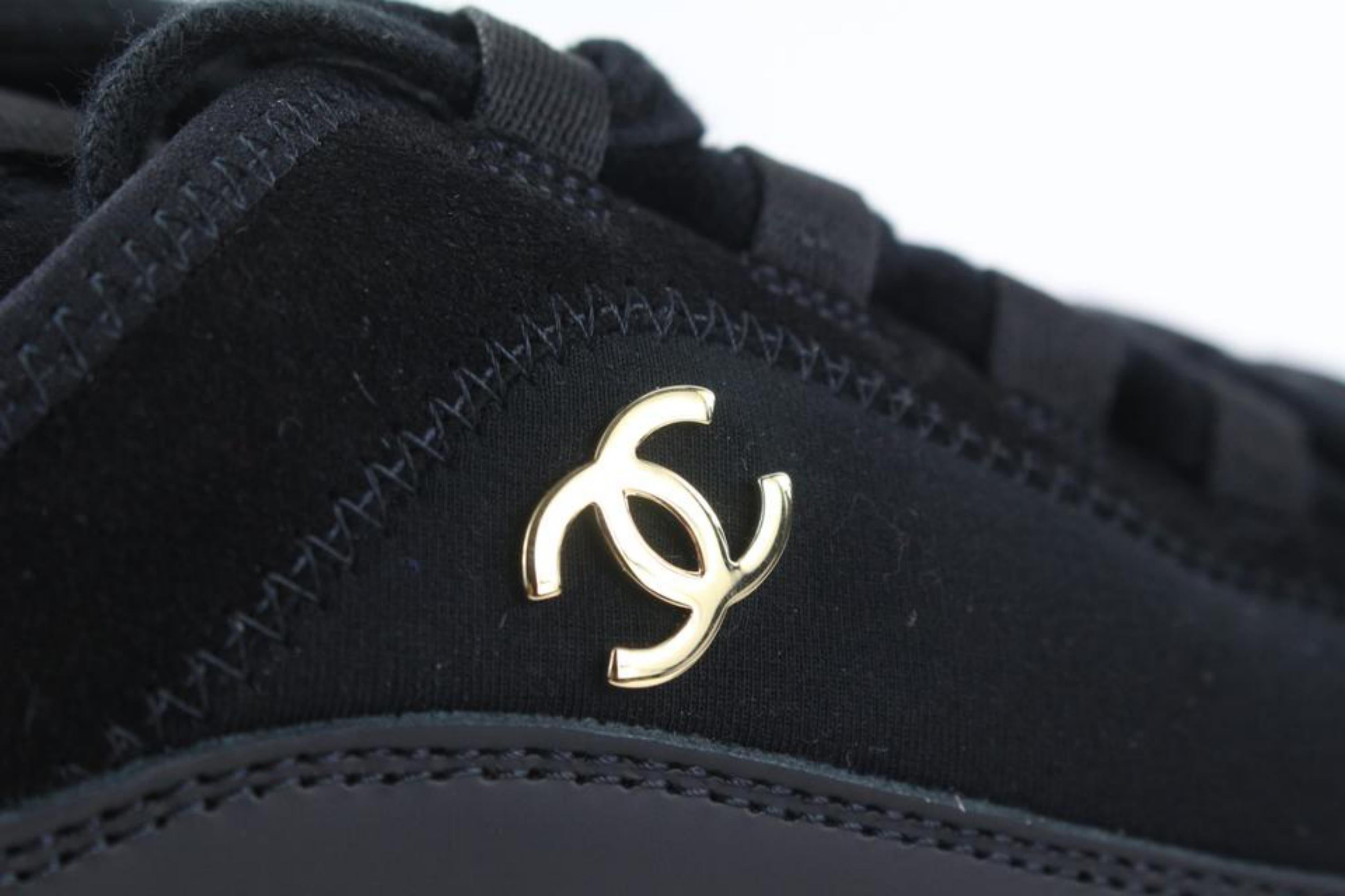 Chanel Size 39.5 Bubble Quilted Black CC Trainer Sneaker G35617 9CC4 In New Condition In Dix hills, NY