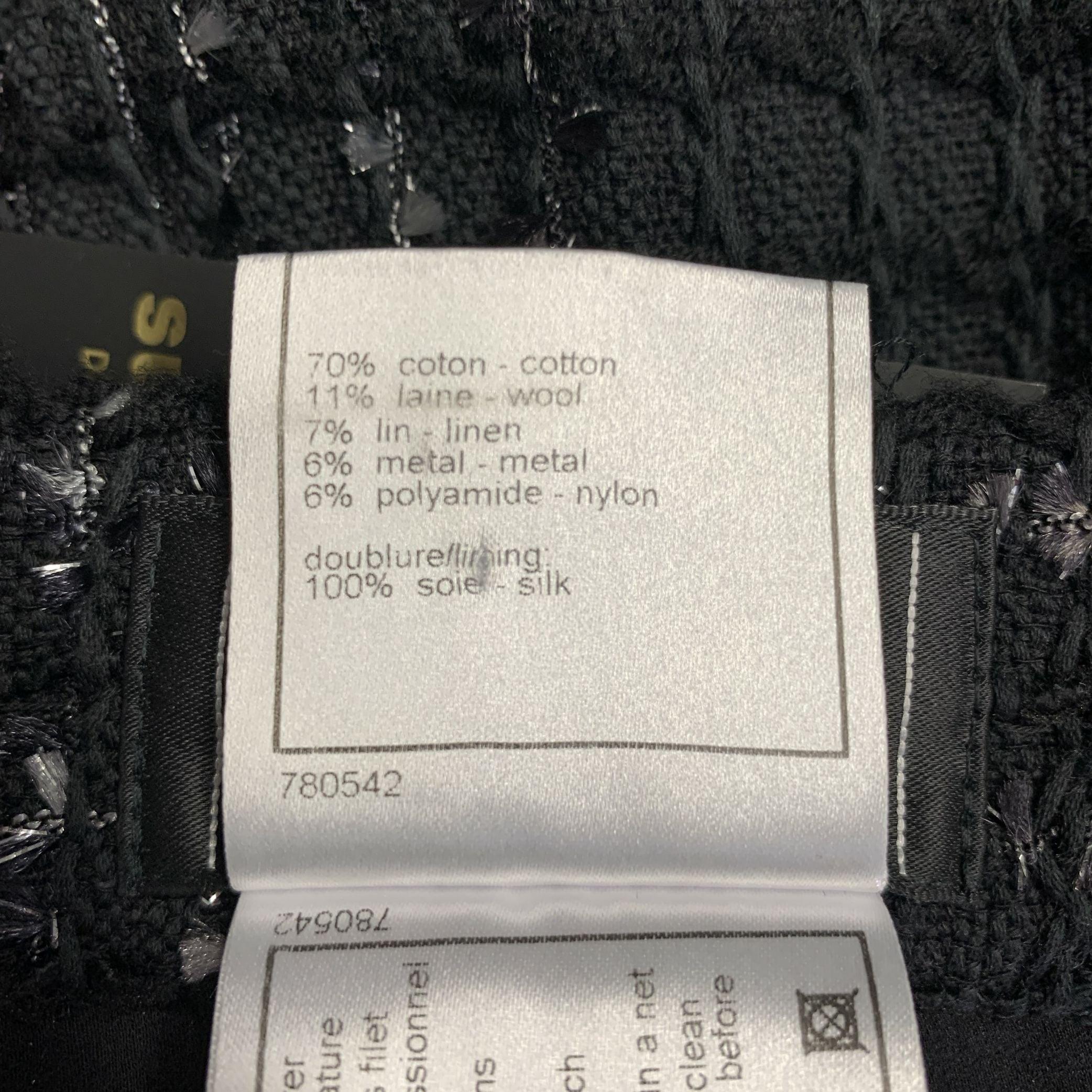 CHANEL Taille 4 Jupe en chaîne en coton mélangé noir et blanc en vente 1