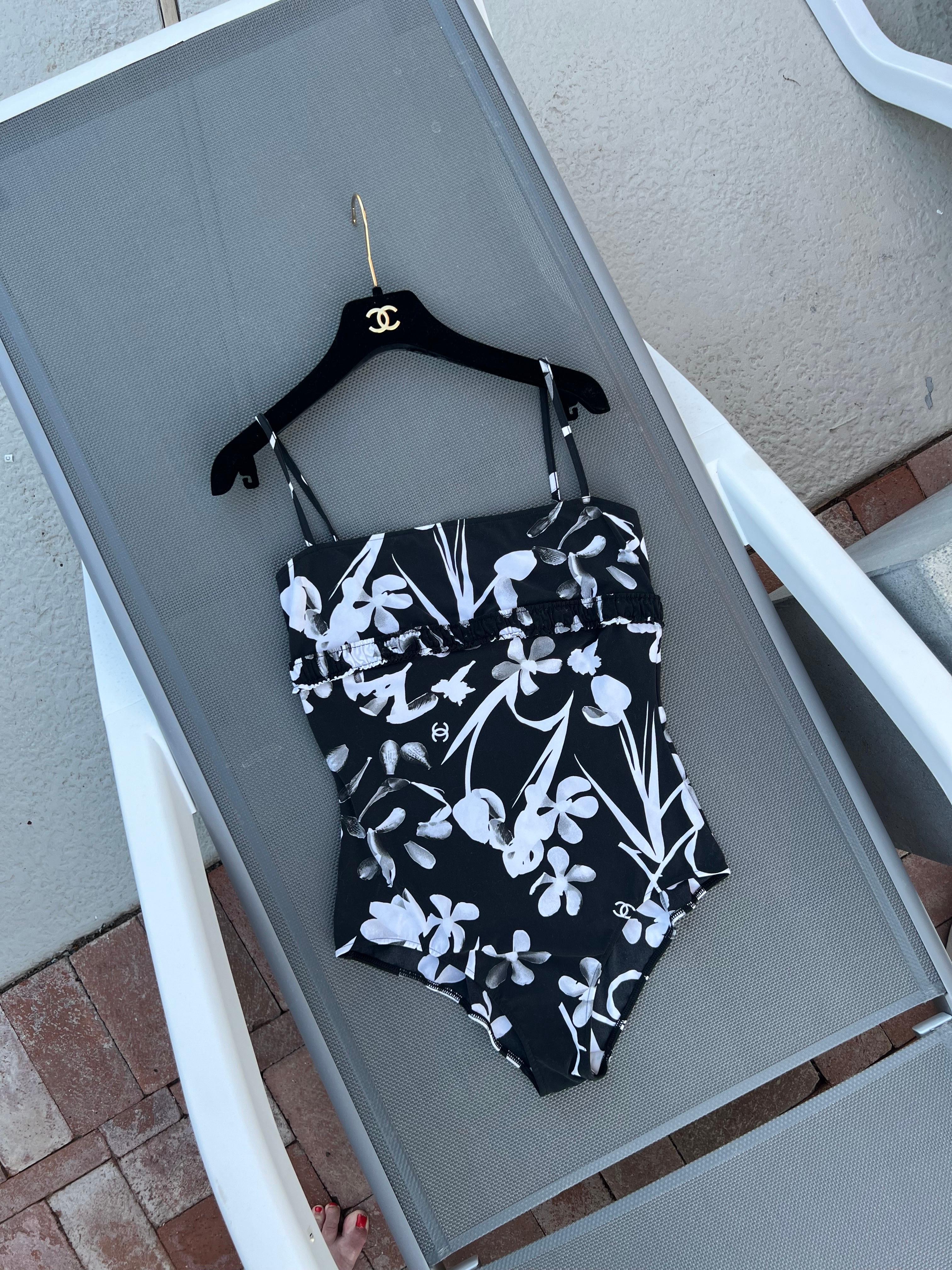 Chanel Size 40 Black Floral Swimsuit For Sale 3