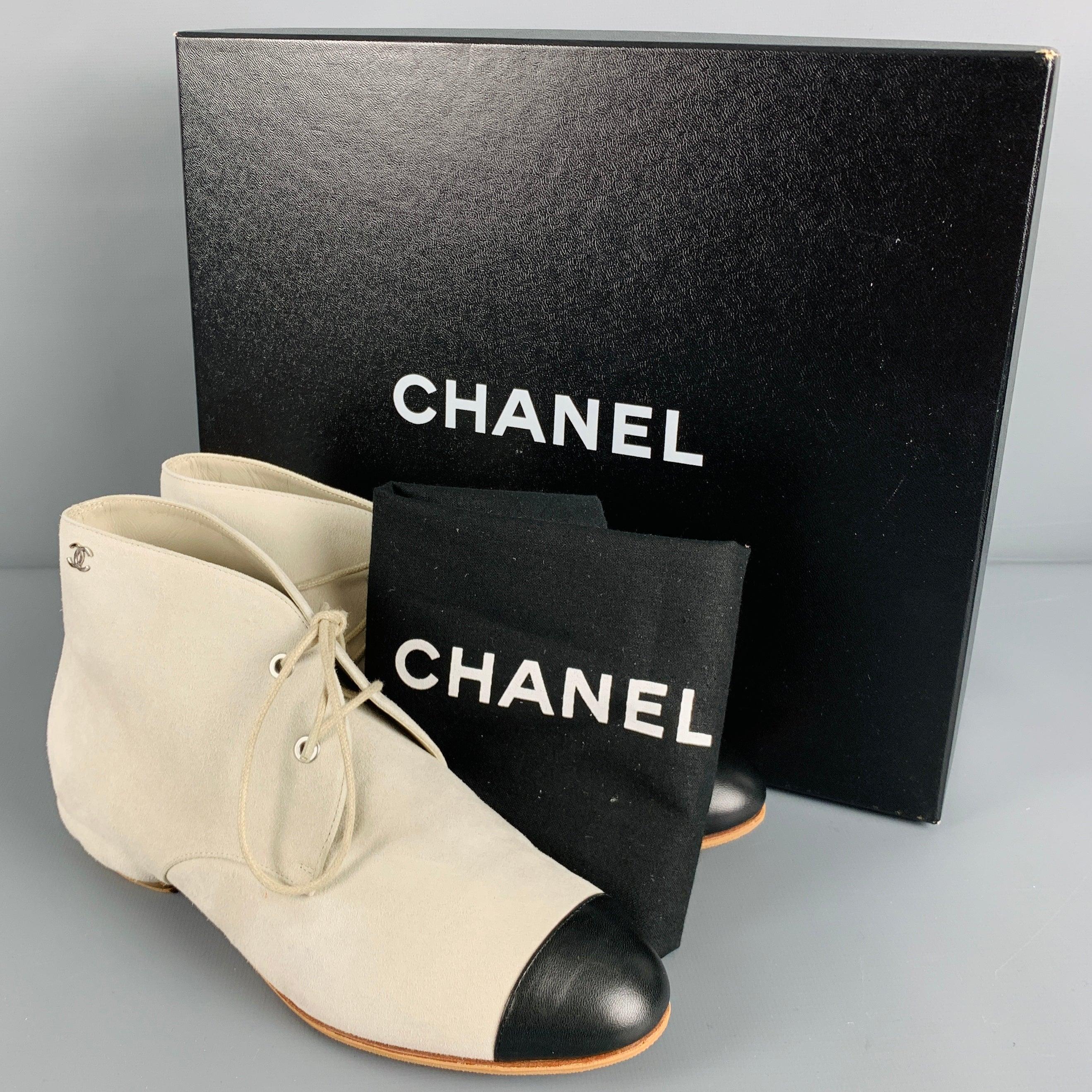 CHANEL Size 5 Grey Black Suede Cap Toe Lace-up Boots For Sale 7