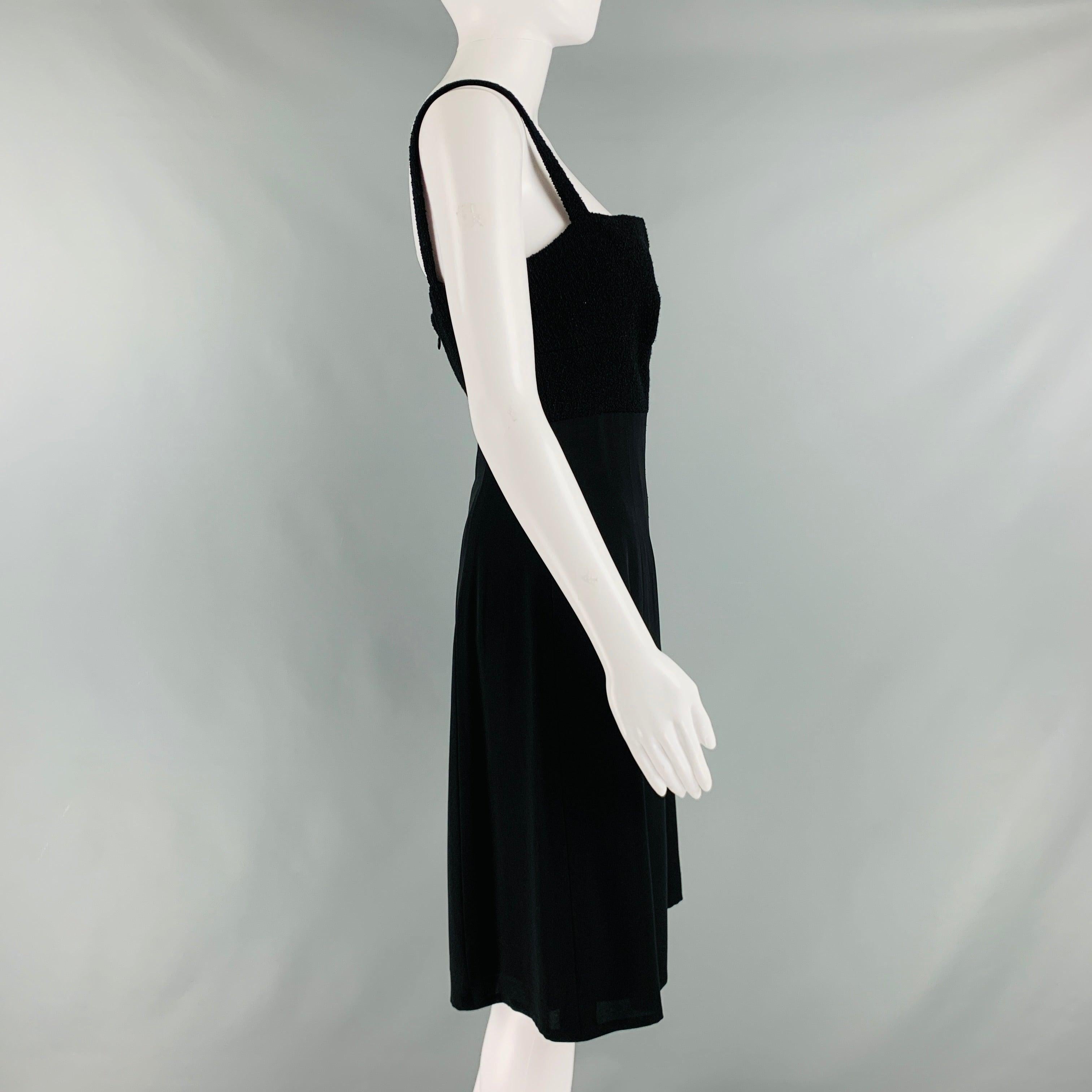 CHANEL Größe 6 Schwarze Wolle  Nylon-Kleid mit Empire-Taille unterhalb des Knies im Zustand „Hervorragend“ im Angebot in San Francisco, CA
