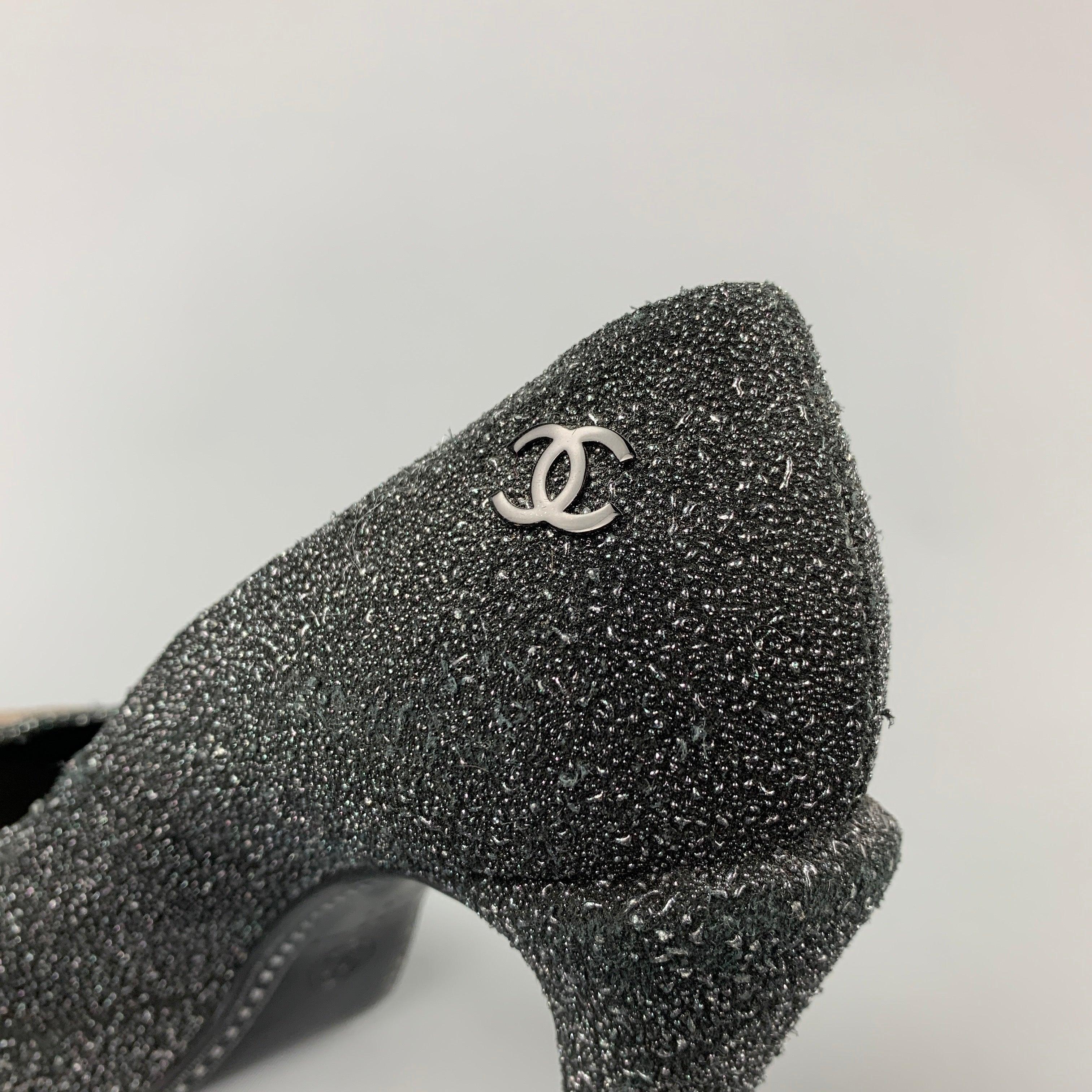 CHANEL Size 7 Charcoal & Grey Sparkle Textured Pumps For Sale 2