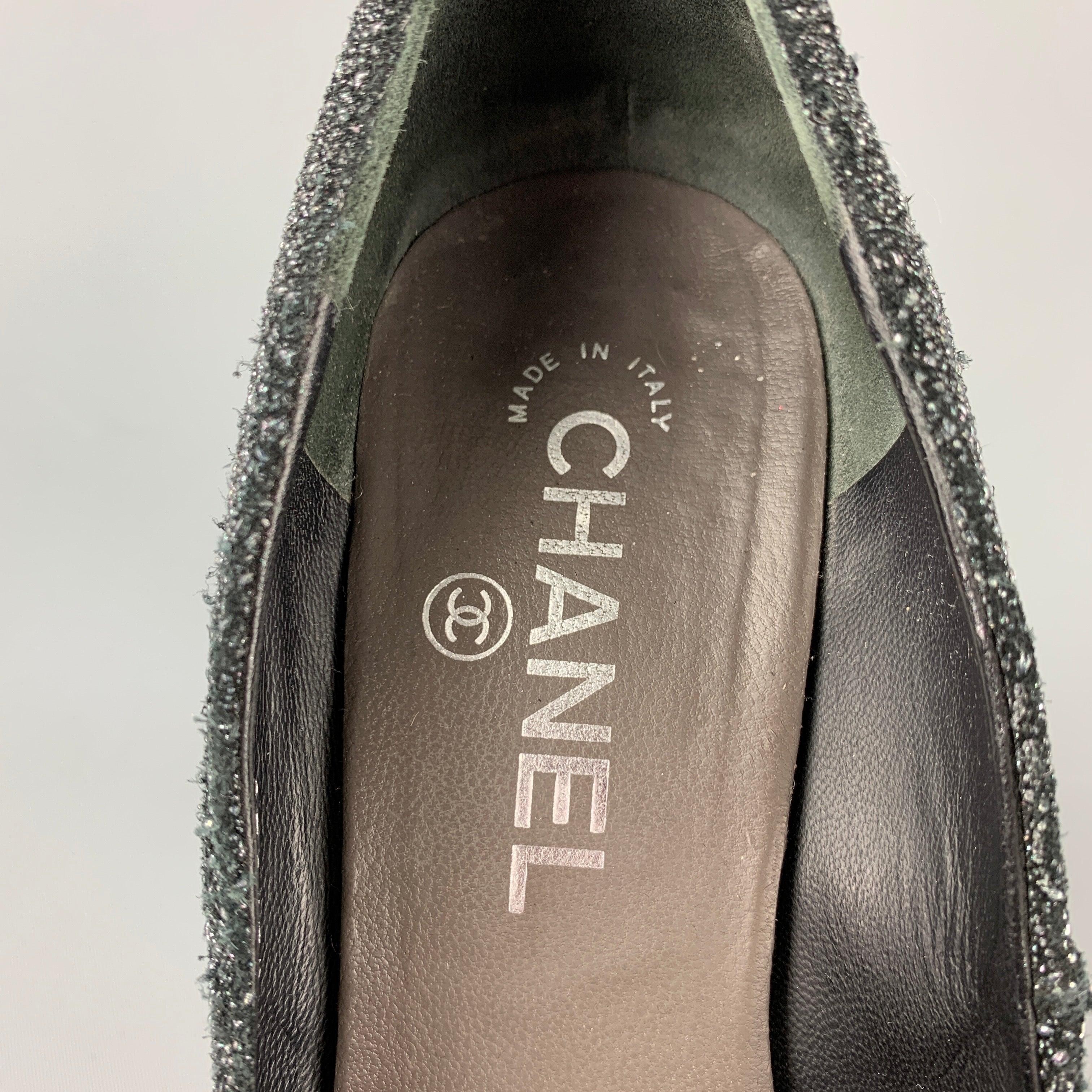 CHANEL Size 7 Charcoal & Grey Sparkle Textured Pumps For Sale 4