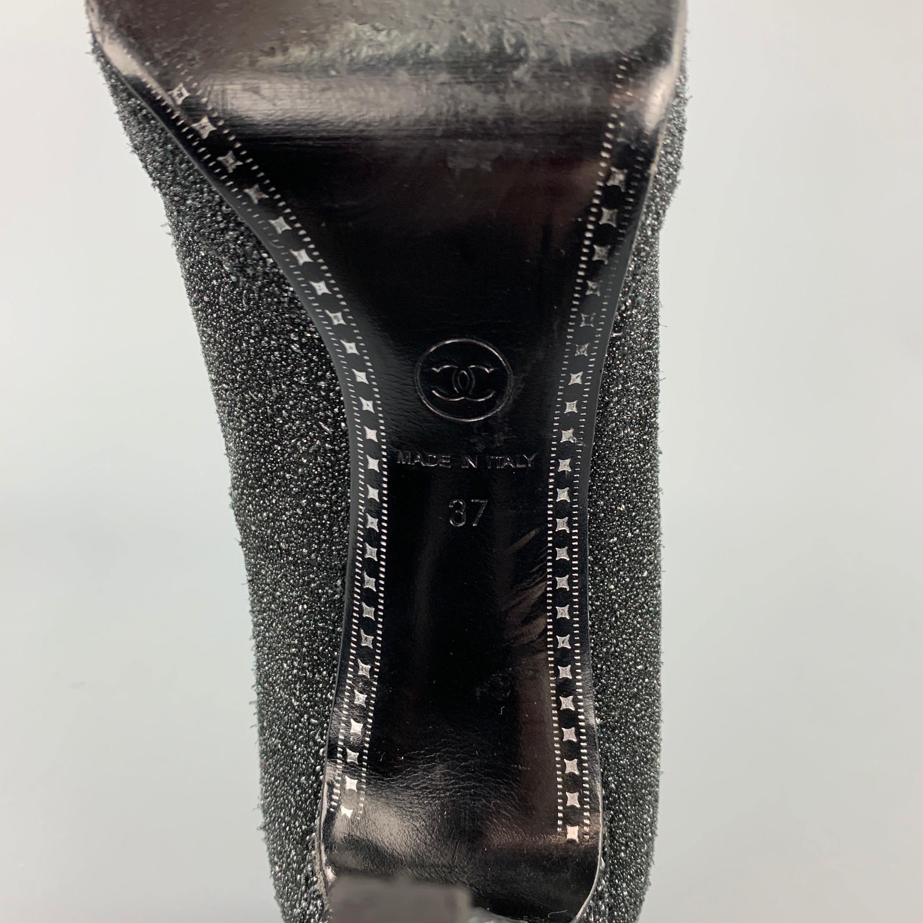CHANEL Size 7 Charcoal & Grey Sparkle Textured Pumps For Sale 5