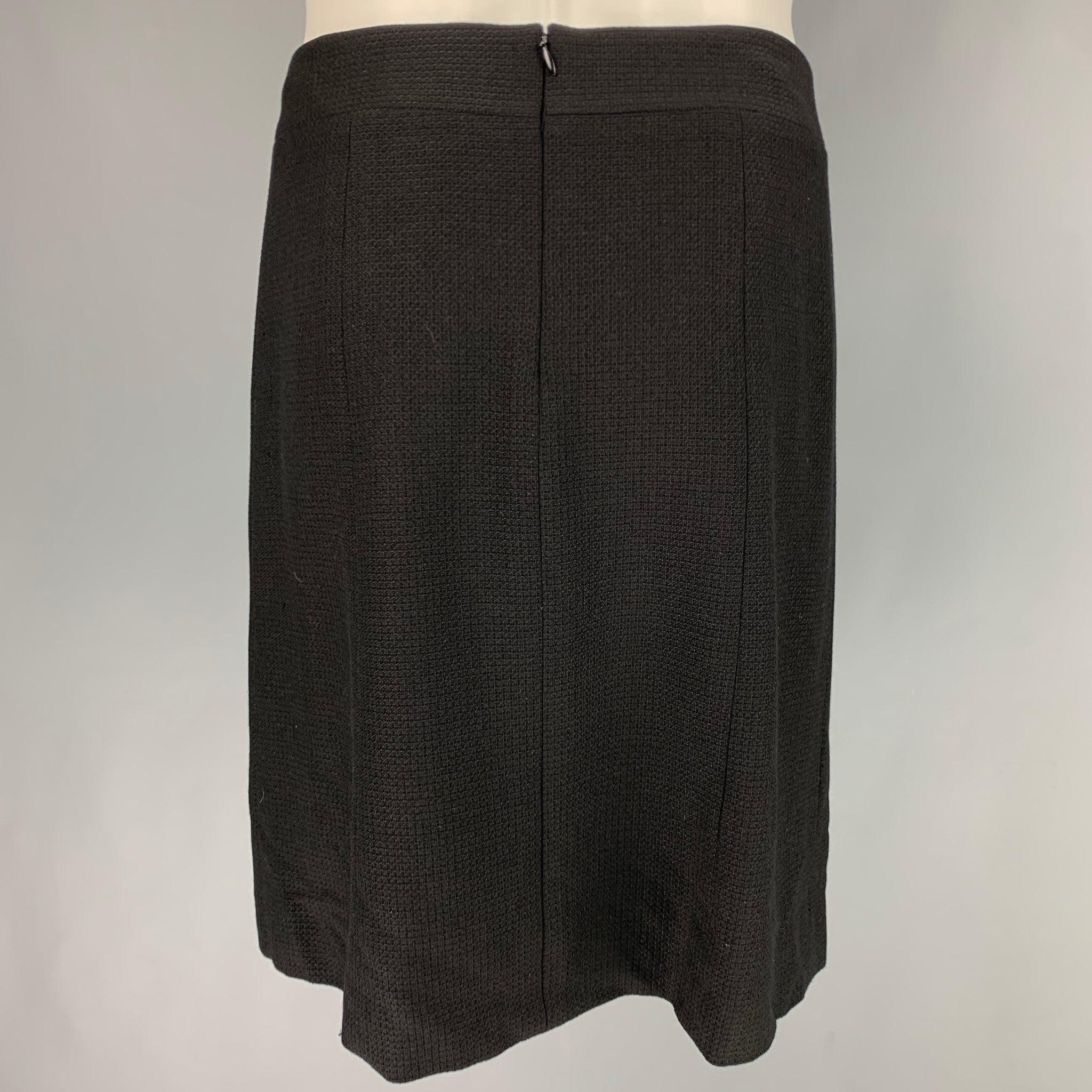 CHANEL Size 8 Black Wool Blend Textured Skirt In Good Condition For Sale In San Francisco, CA