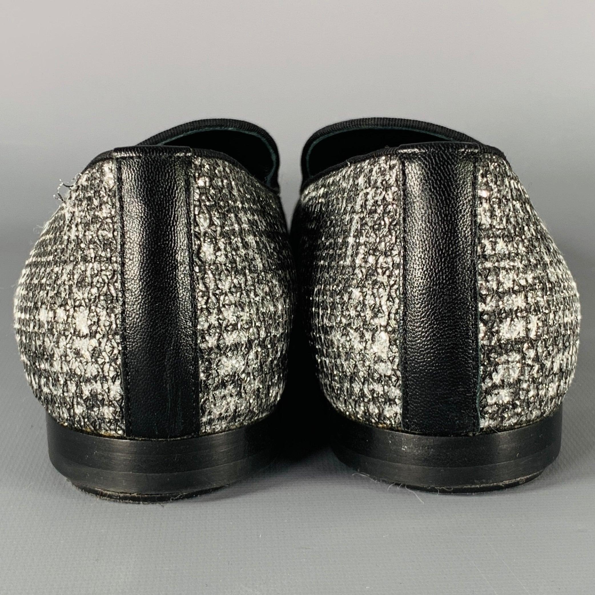 Grigio CHANEL Taglia 8 CC Argento Nero Glitter Loafer Flats in vendita