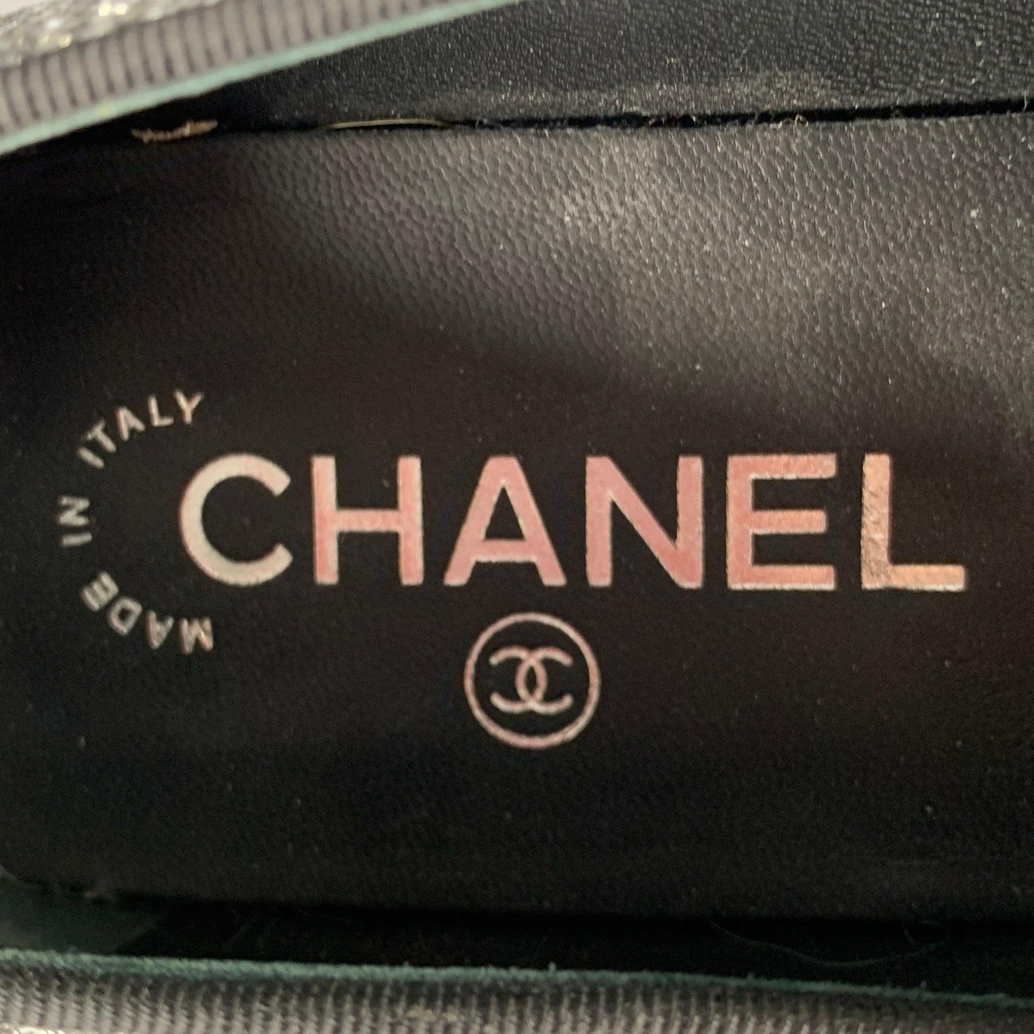 CHANEL Taglia 8 CC Argento Nero Glitter Loafer Flats in vendita 3