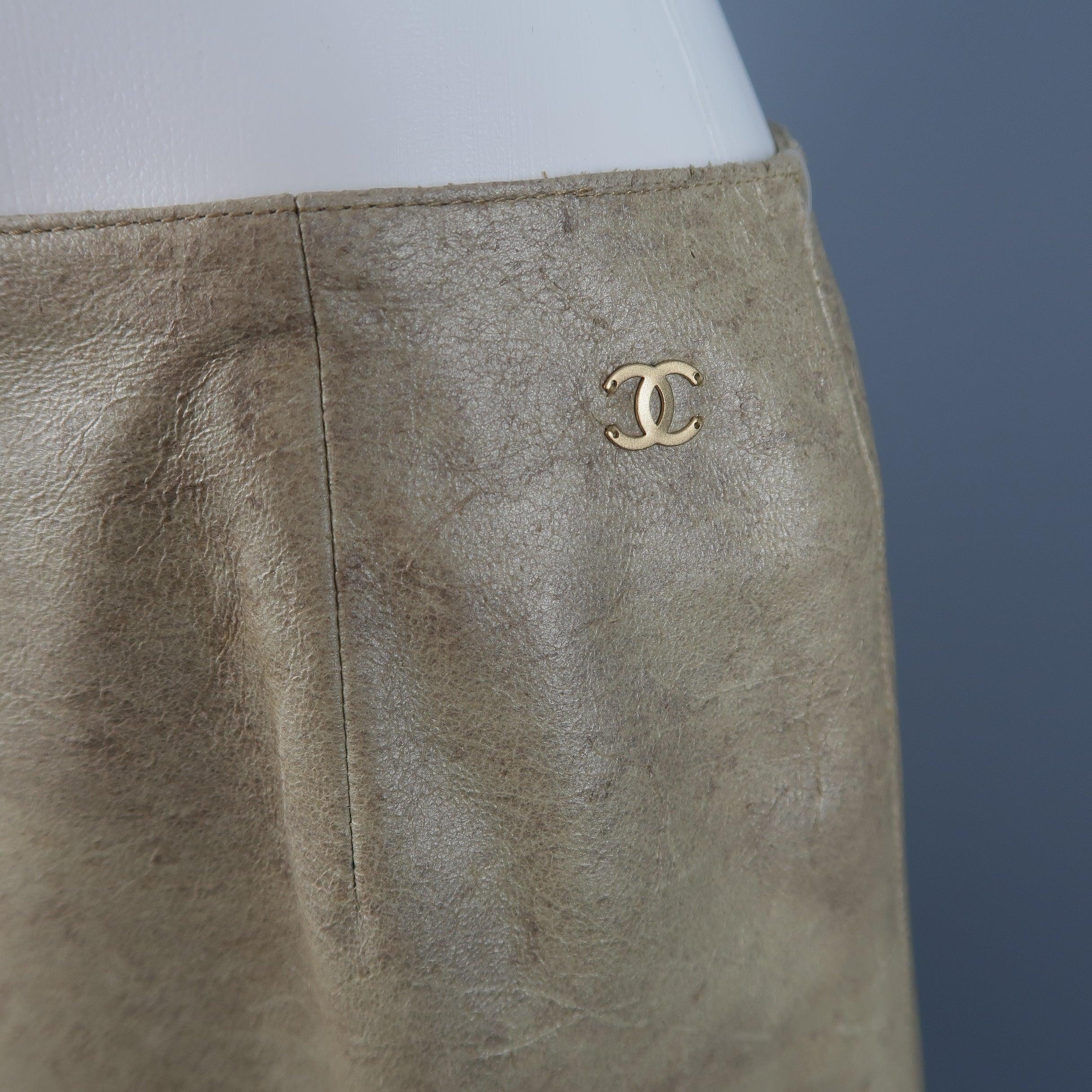 CHANEL Size 8 Metallic Gold Marbled Leather A Line Skirt In Excellent Condition For Sale In San Francisco, CA
