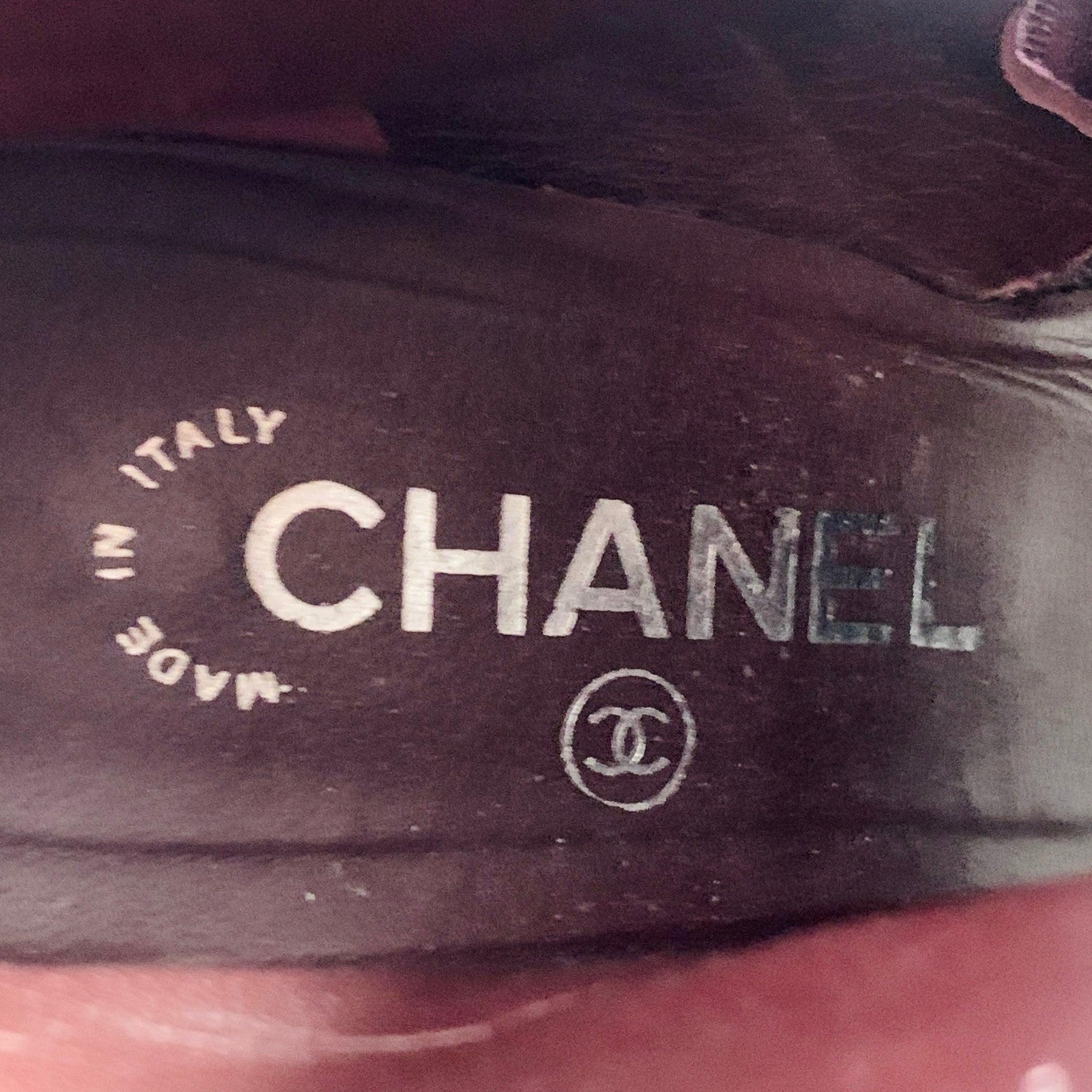 CHANEL Size 8.5 Burgundy Suede Peep Toe Side Zipper Ankle Boots For Sale 3