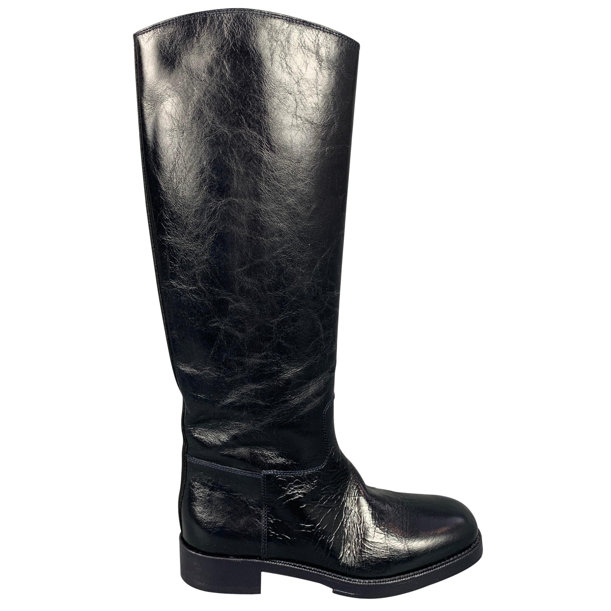 CHANEL Größe 8,5 Mitternachtsblau Crackled Leder Reit Pull On CC Stiefel