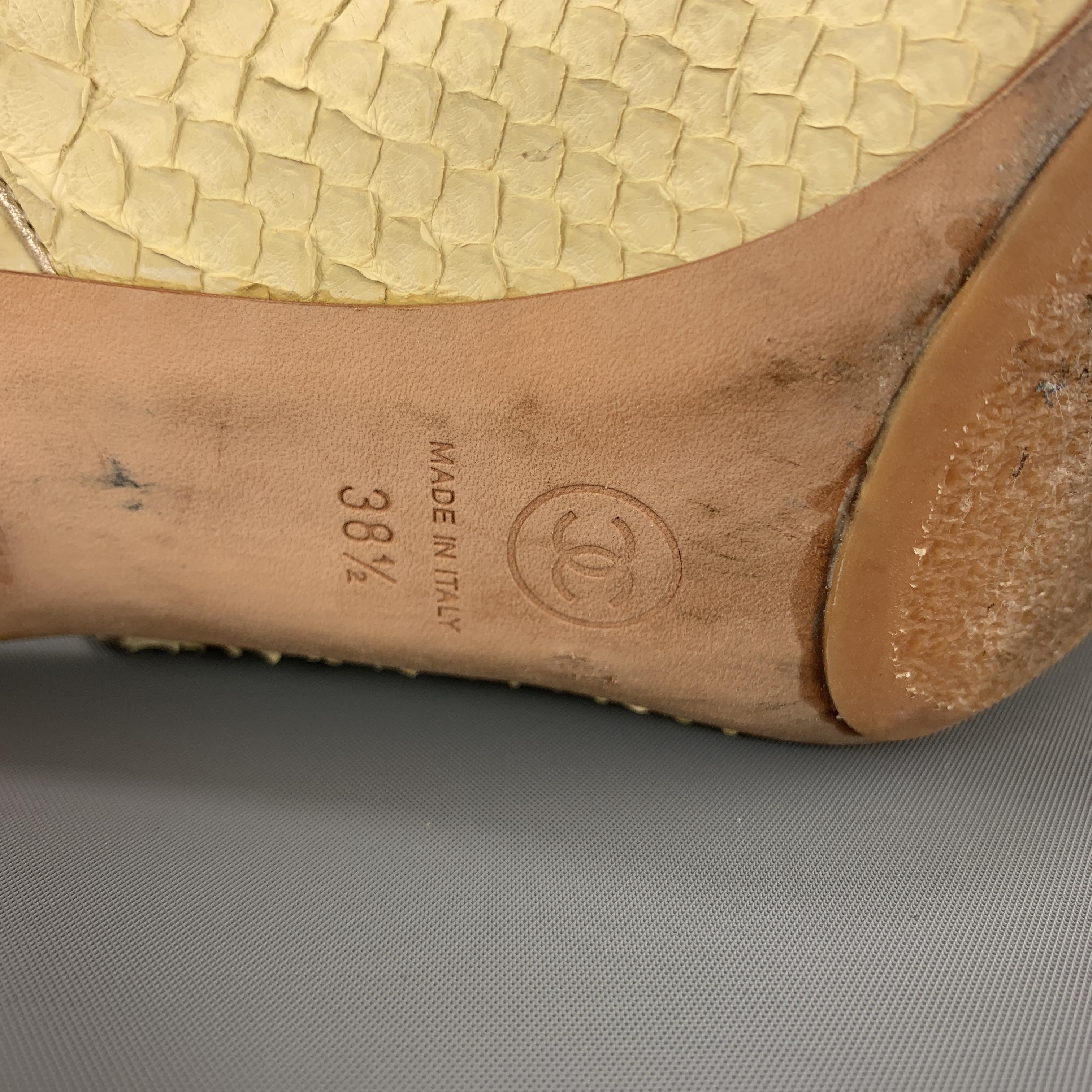 CHANEL Size 8.5 Pastel Yellow Snake Skin CC Slingback Pumps In Excellent Condition In San Francisco, CA