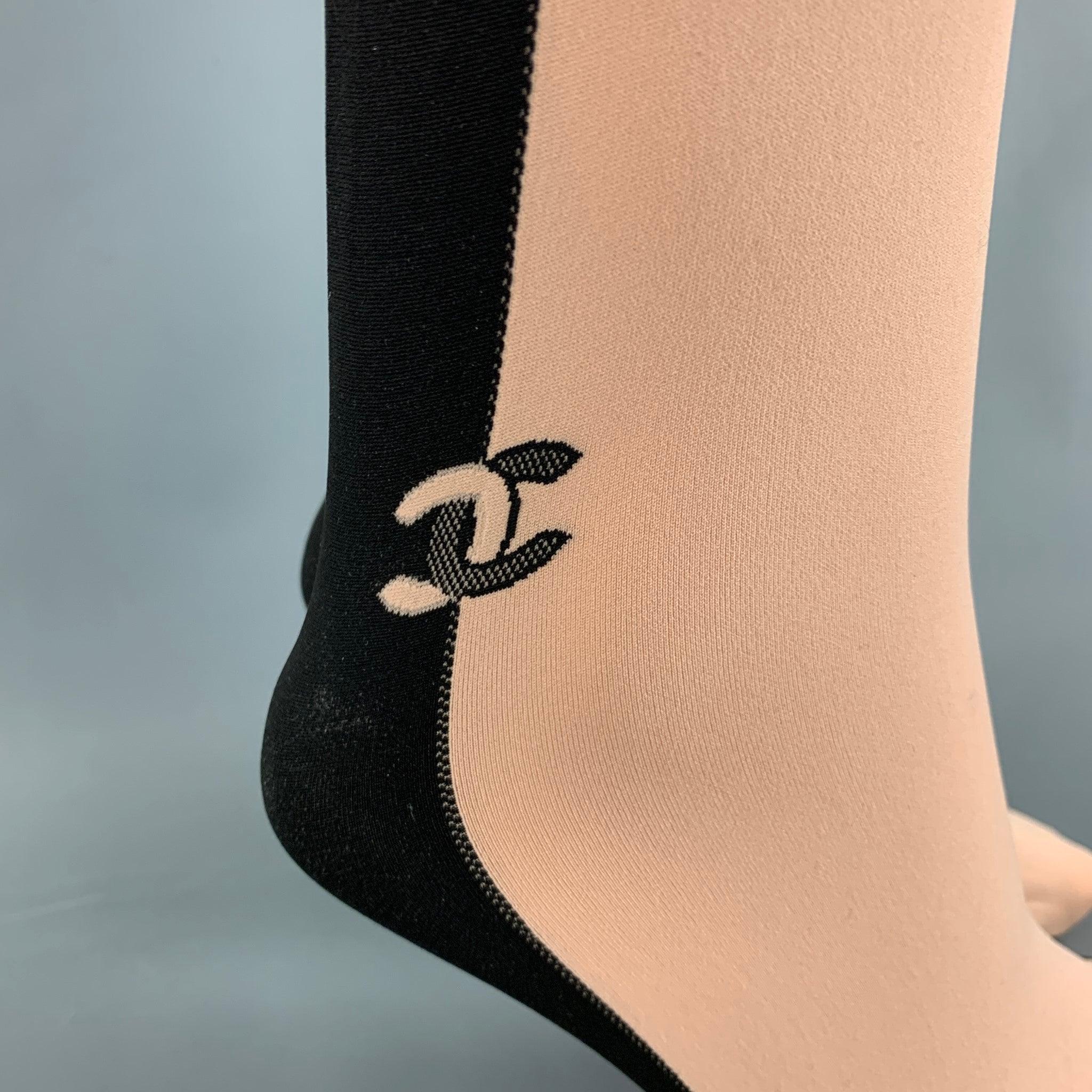 CHANEL Größe M Schwarze Nudefarbene Nylon-Leggings aus Nylon mit Farbblockmuster im Zustand „Hervorragend“ in San Francisco, CA
