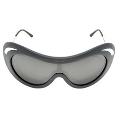 CHANEL SKI SUNGLASSES - Fall 2000 Runway