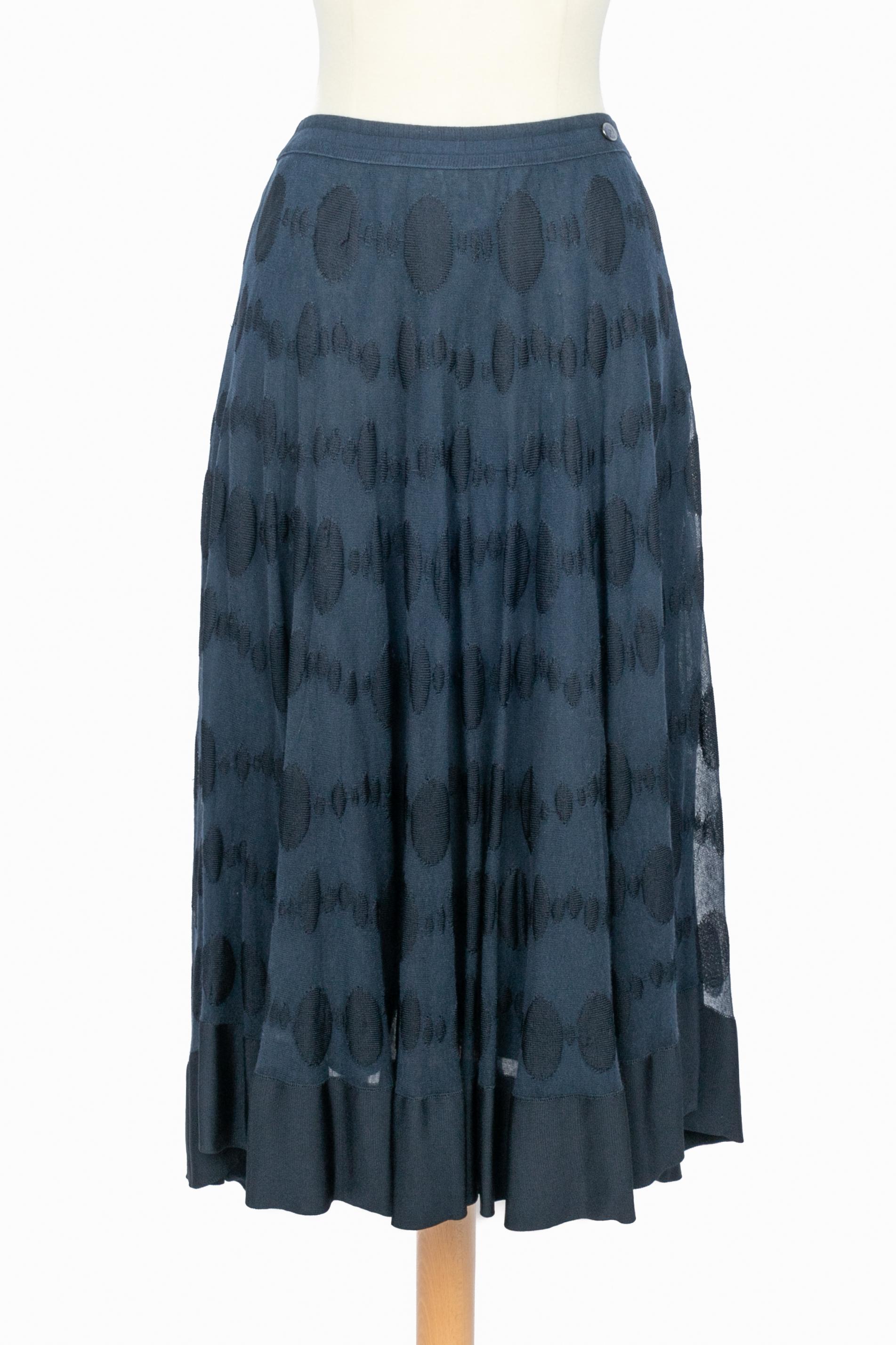 CHANEL - (Made in Italy) Knitted cotton skirt. Size 38FR. A 2016 Collection under the artistic direction of Karl Lagerfeld.

Condition:
Very good condition

Dimensions:
Waist: 34 cm - Length: 80 cm

SKU:FJ214