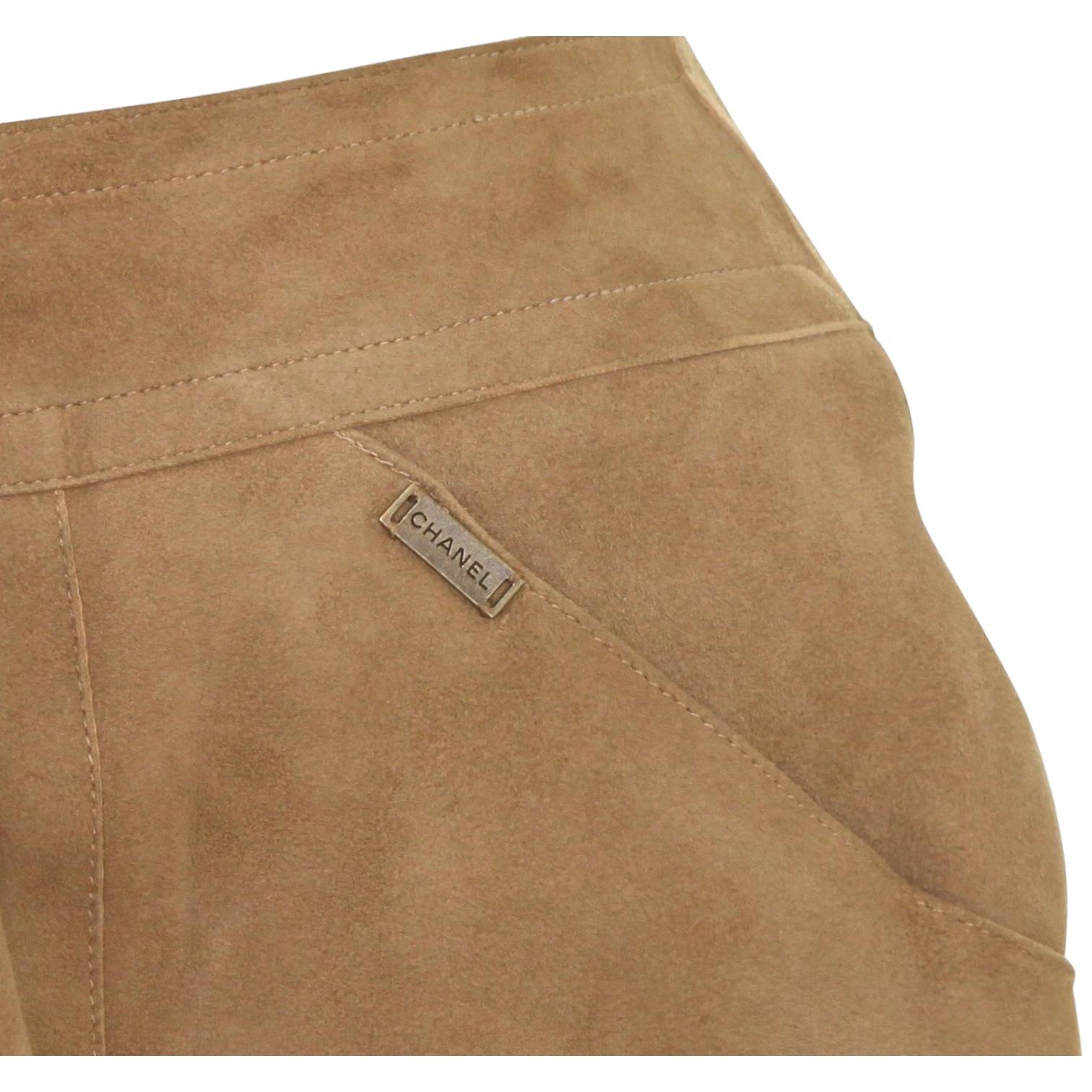 CHANEL Skirt Dress Suede Leather Beige Antiqued Gold HW Sz 38 In Good Condition In Hollywood, FL