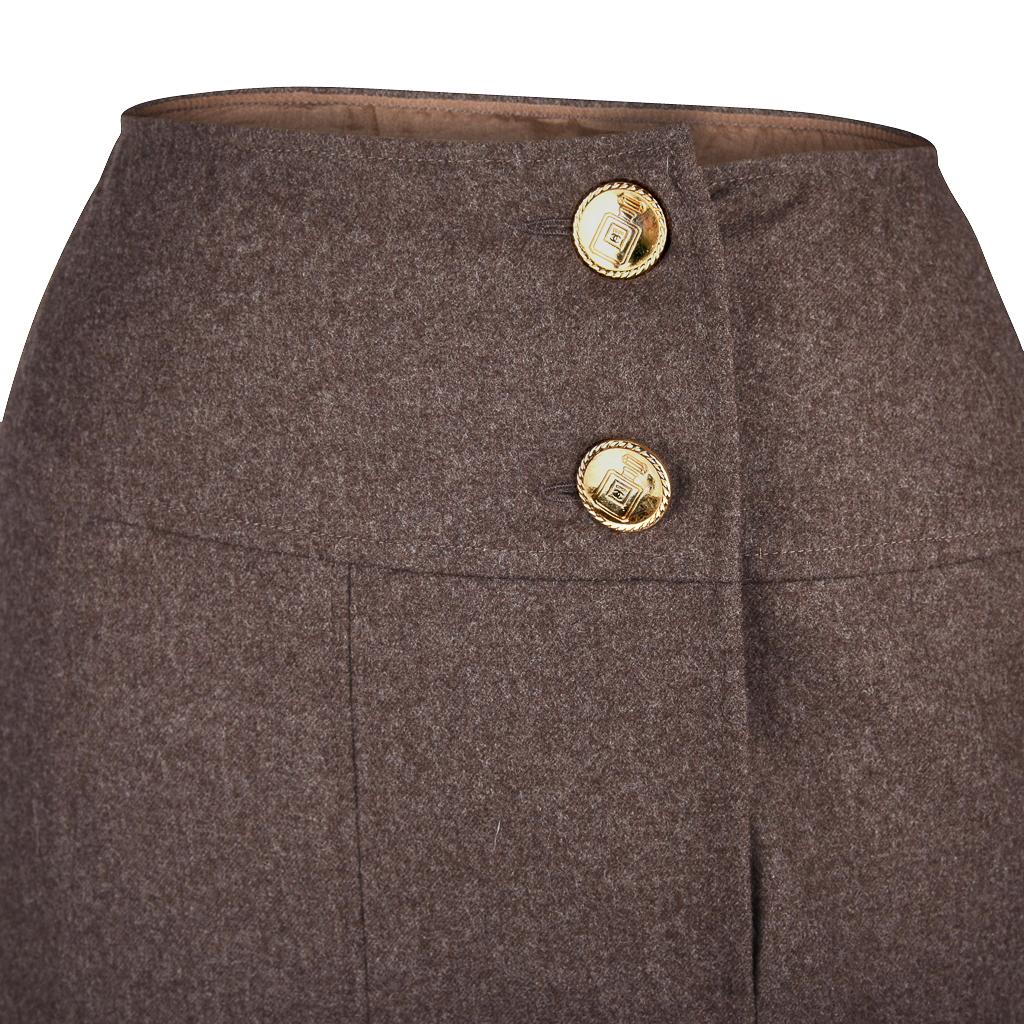 Women's Chanel Skirt Light Brown Box Pleat Hem No5 Buttons 36 / 4 