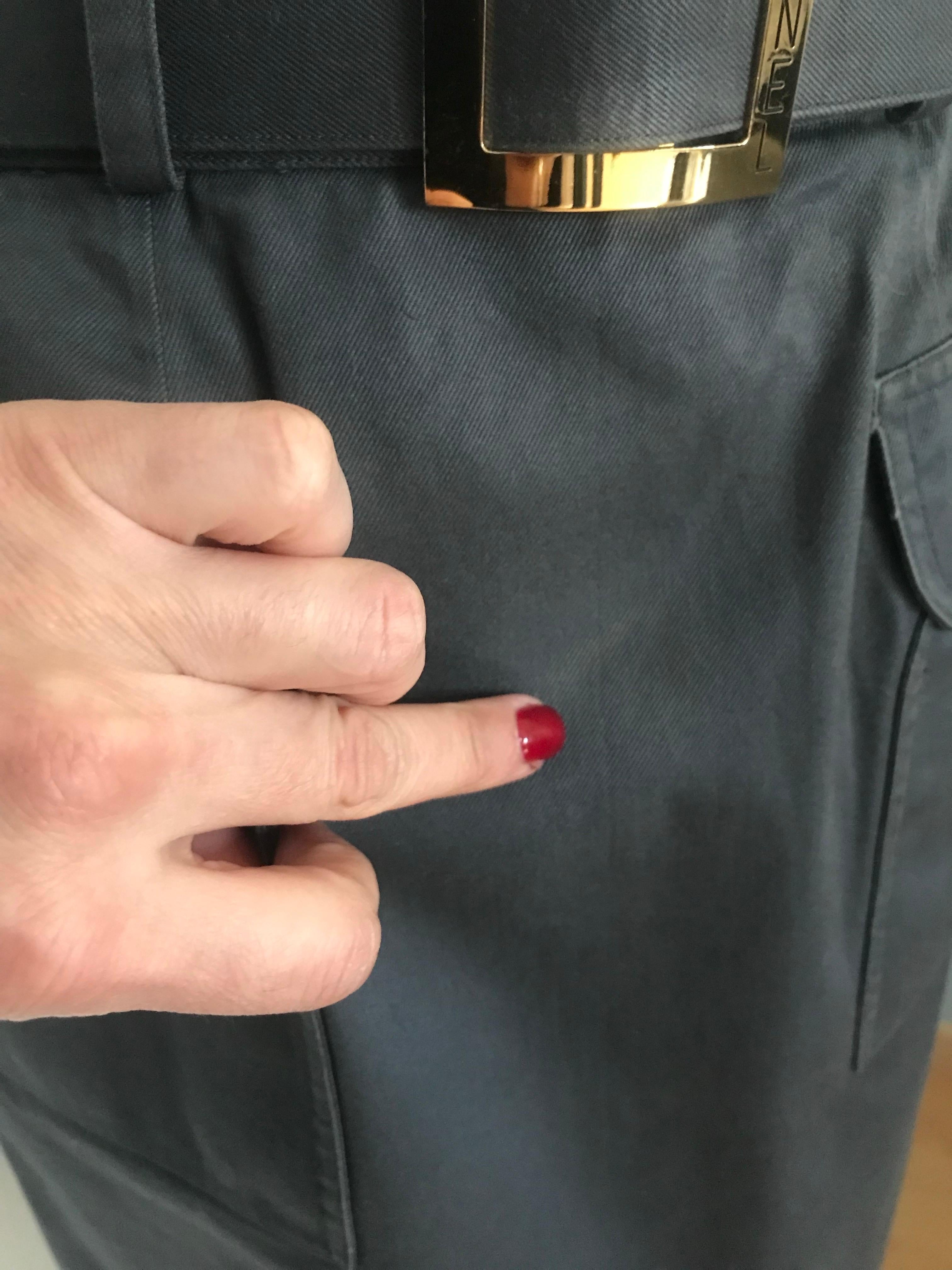 Jupe CHANEL, style militaire avec sa ceinture intégrée en vente 1