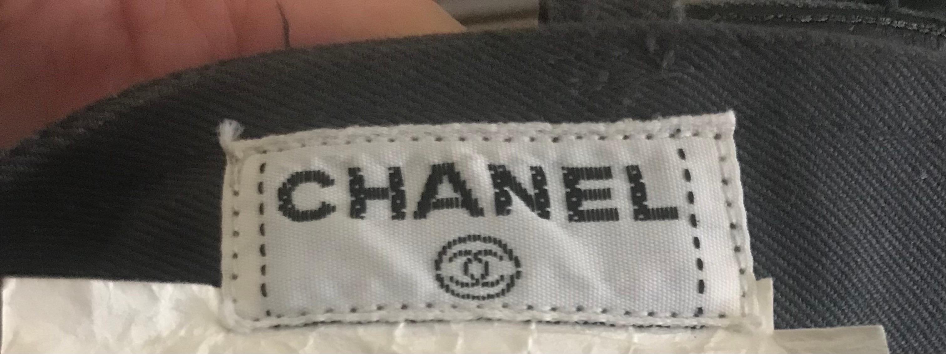 Jupe CHANEL, style militaire avec sa ceinture intégrée en vente 2
