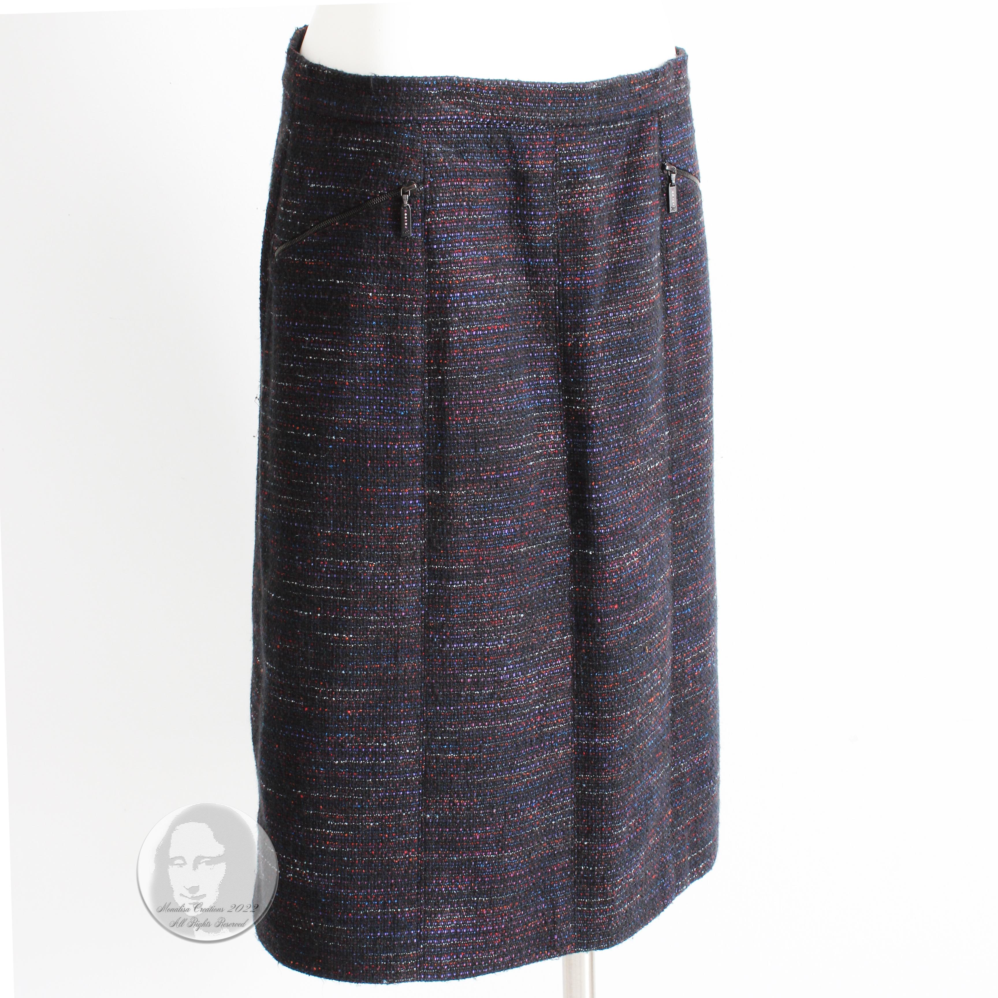 Authentic, preowned and vintage skirt, made by CHANEL for their 02A collection. Made from a gorgeous supple tweed with multicolor thread woven against a black background, it features two embellished CC zipper pull pockets in front and a CC button