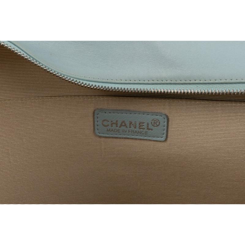 Sac Chanel bleu ciel, 1997/1999 en vente 6