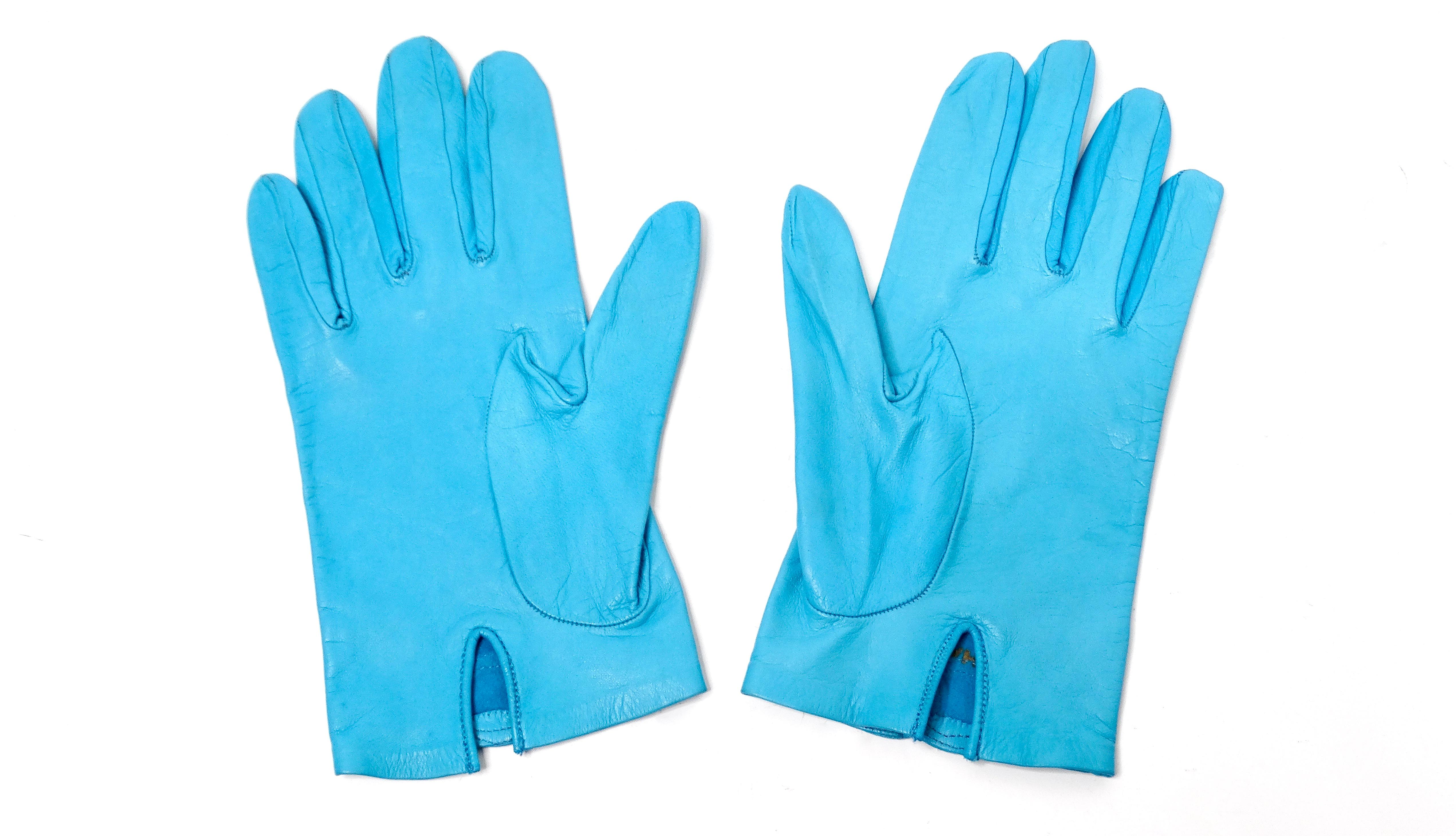Chanel Sky Blue Leather Interlocking CC Logo Gloves circa 1990s For Sale 1