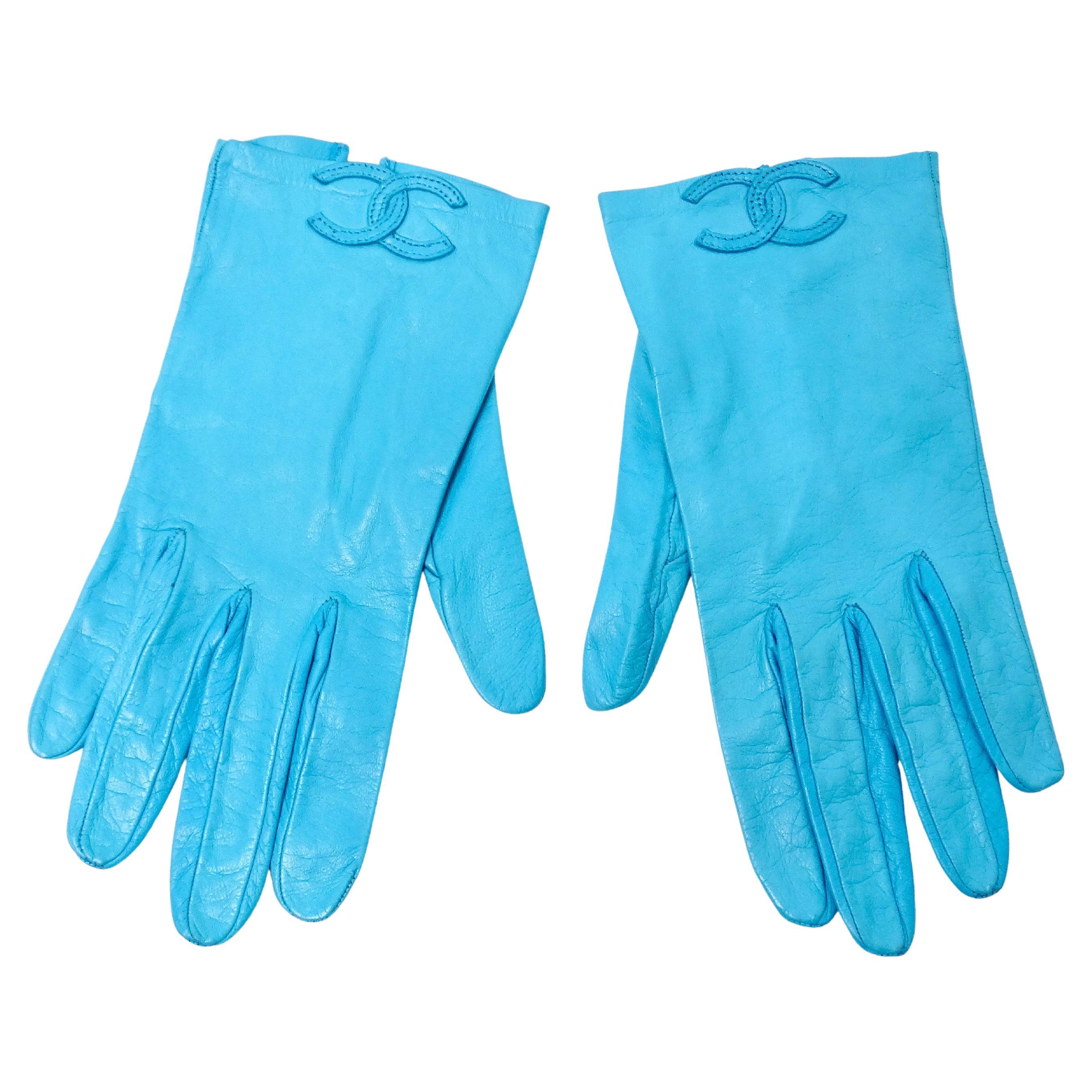Chanel Sky Blue Leather Interlocking CC Logo Gloves circa 1990s For Sale