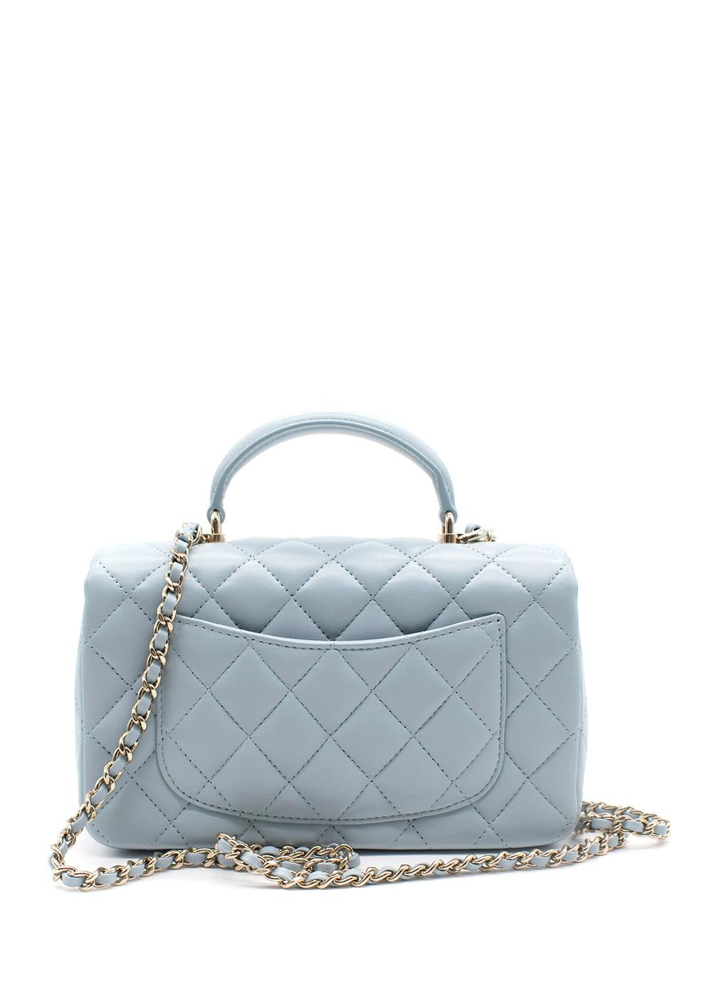 Chanel Himmelblaue gesteppte Mini-Top-Klappentasche aus Leder (Grau) im Angebot