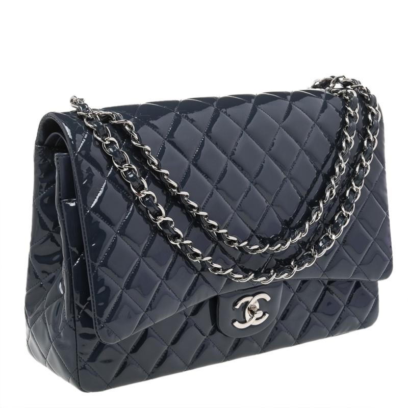 Chanel Slate Grey Quilted Patent Leather Maxi Classic Double Flap Bag In Good Condition In Dubai, Al Qouz 2