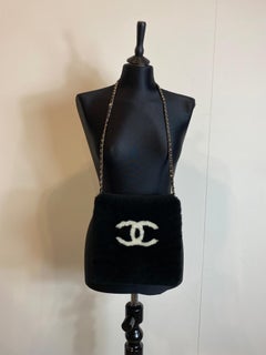 Chanel sleeve from the Coco Neige 2025/26 collection