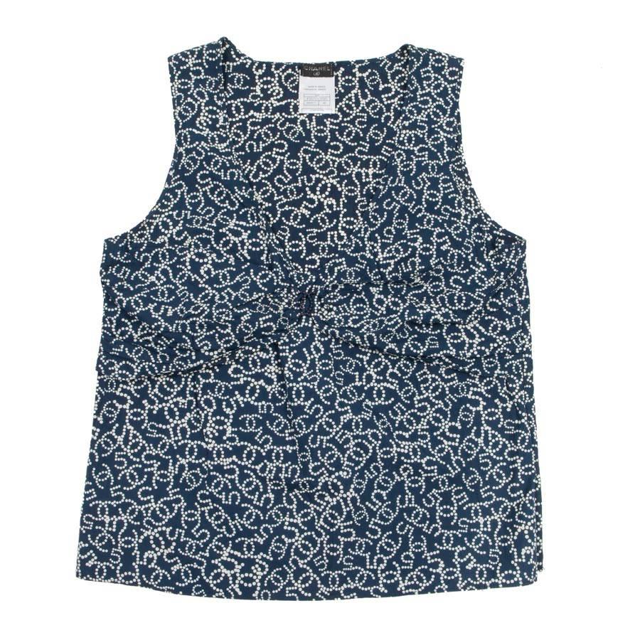 CHANEL Sleeveless Blouse in Navy and White Monogram Cotton Size 40FR