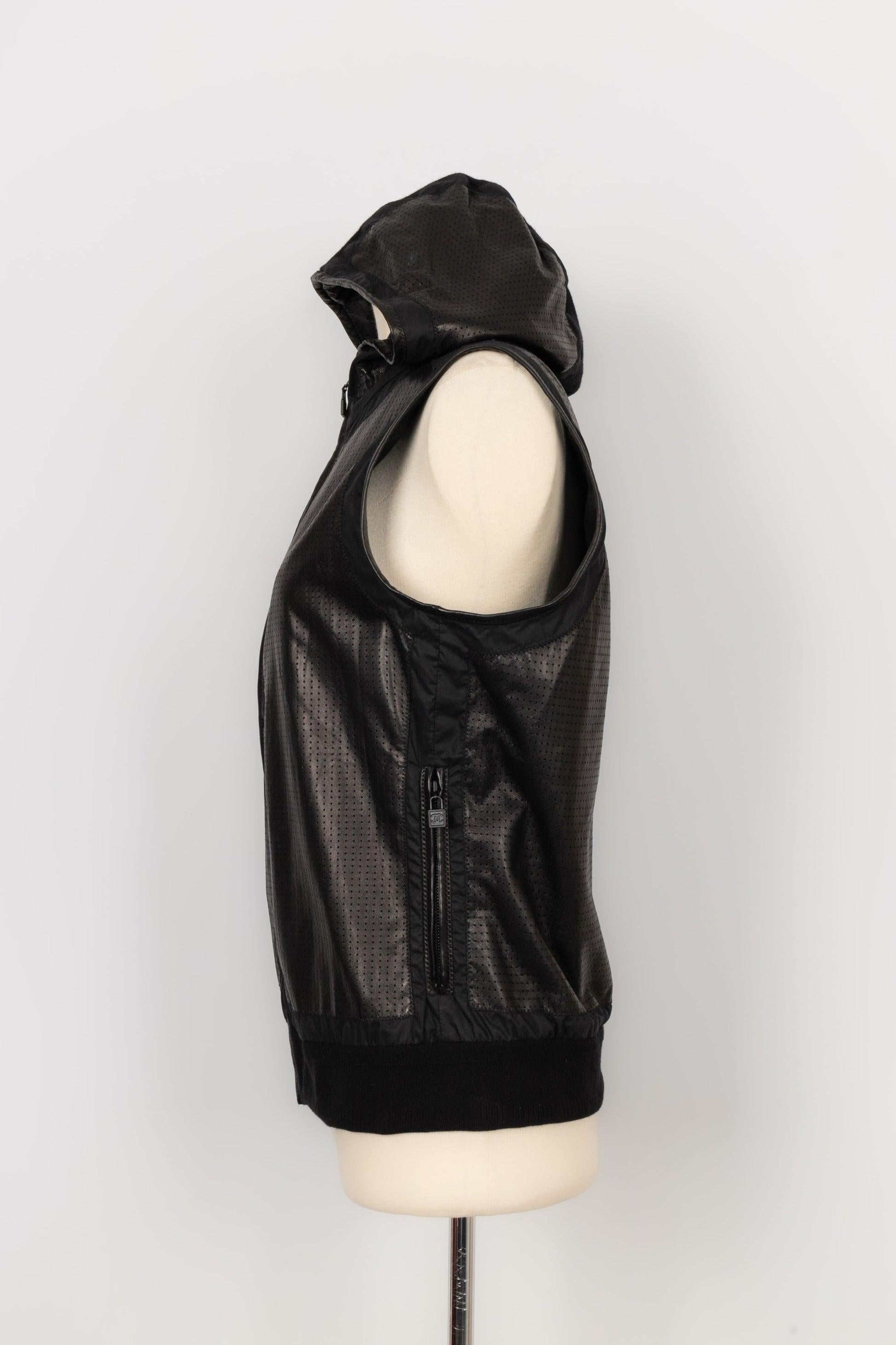 Chanel Ärmellose Tracksuit-Jacke mit Kapuze und Kapuze Damen im Angebot