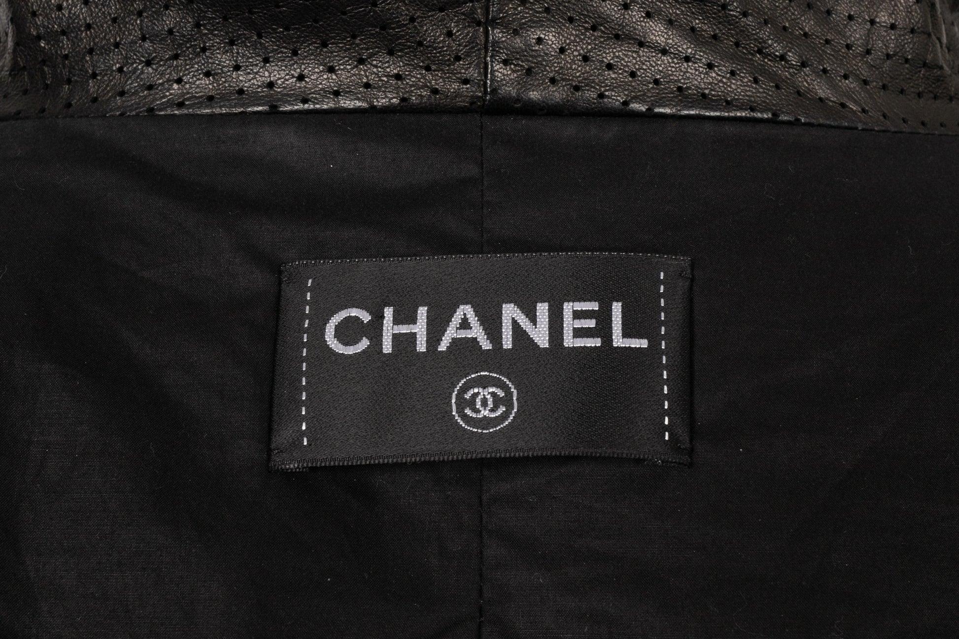 Chanel Ärmellose Tracksuit-Jacke mit Kapuze und Kapuze im Angebot 4