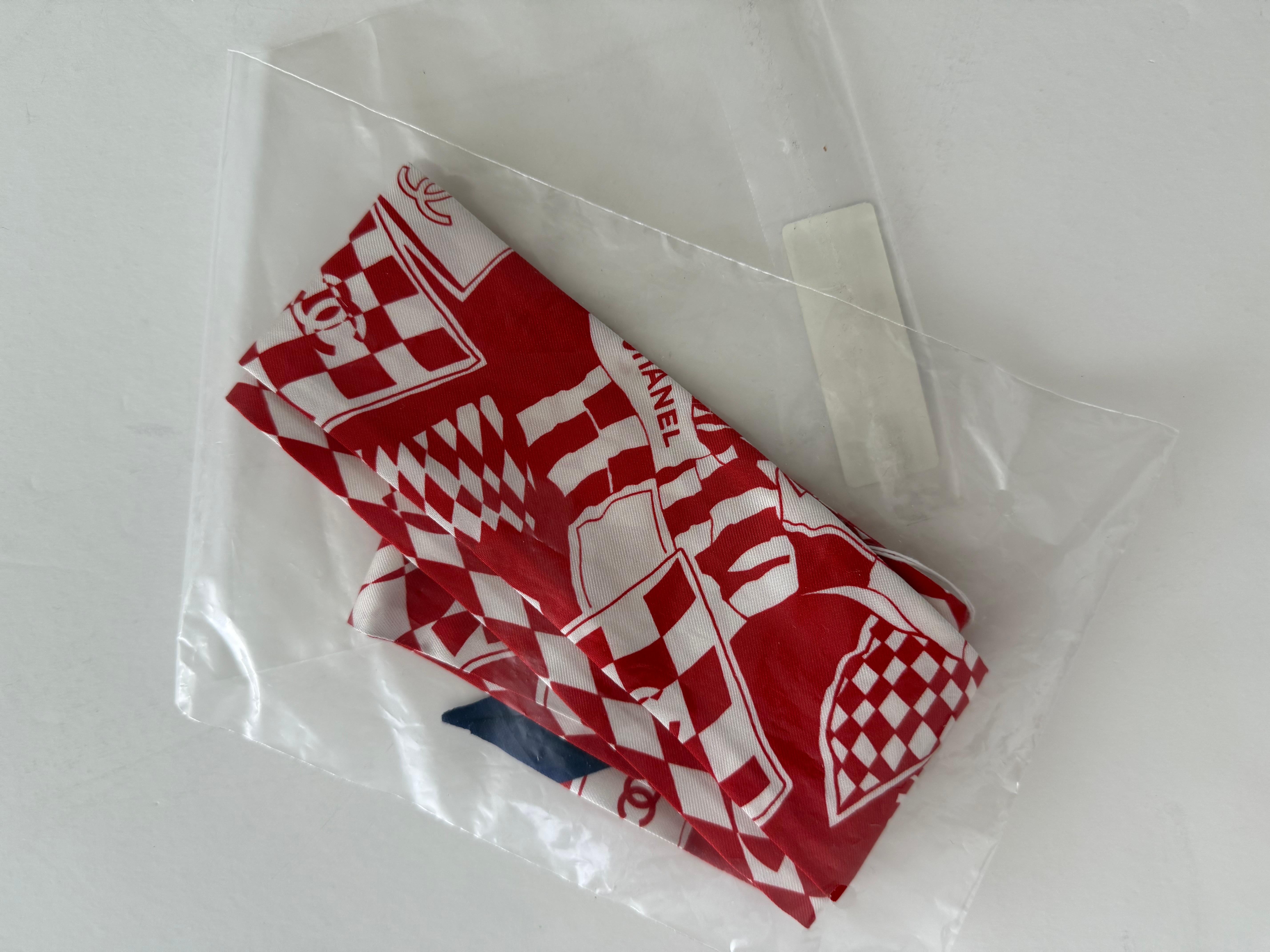 Chanel Slim Bandeau Twilly 2023 Monaco Racing Theme Nuevo en Nuevo estado para la venta en New York, NY