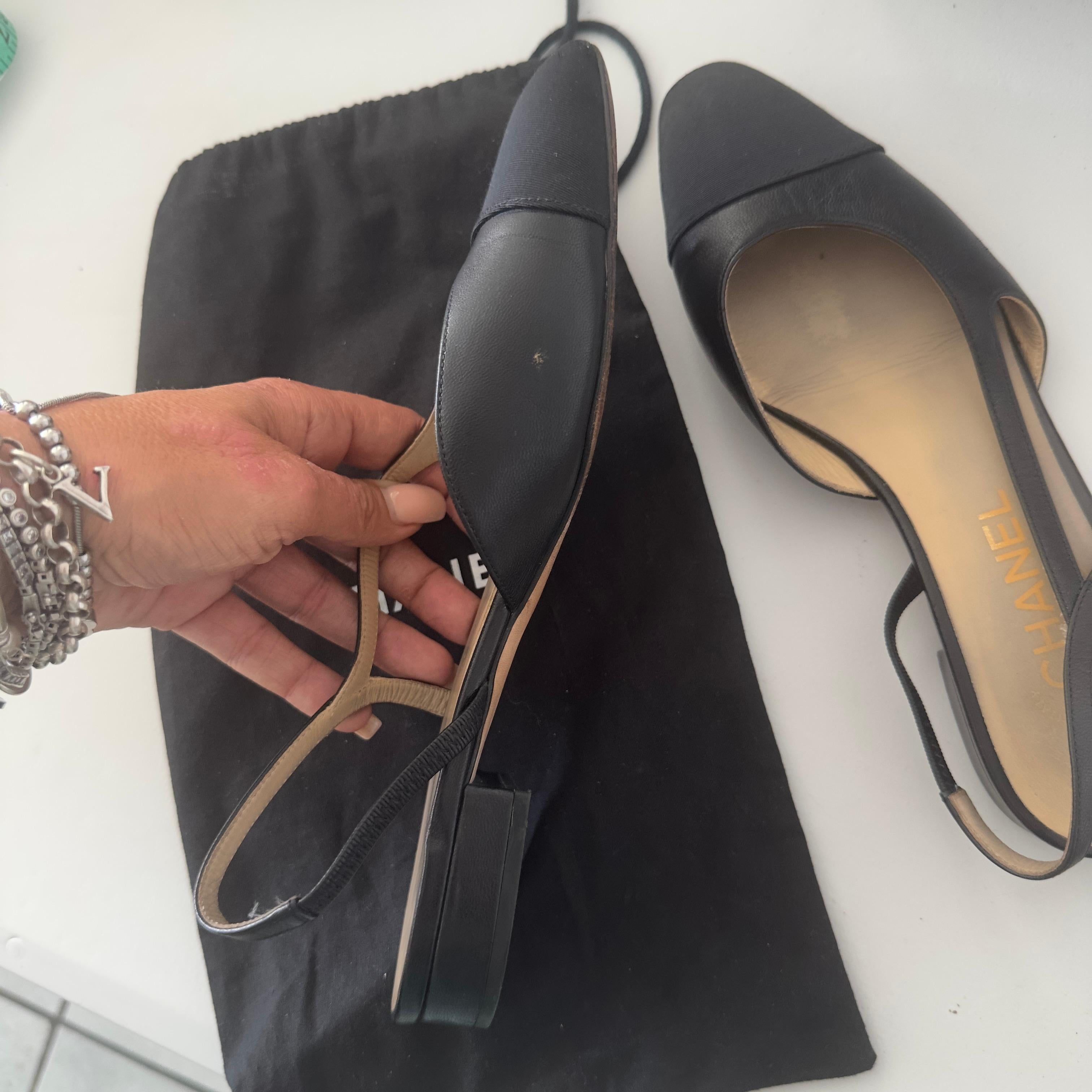 Chanel black leather and grosgrain slingbacks For Sale 5