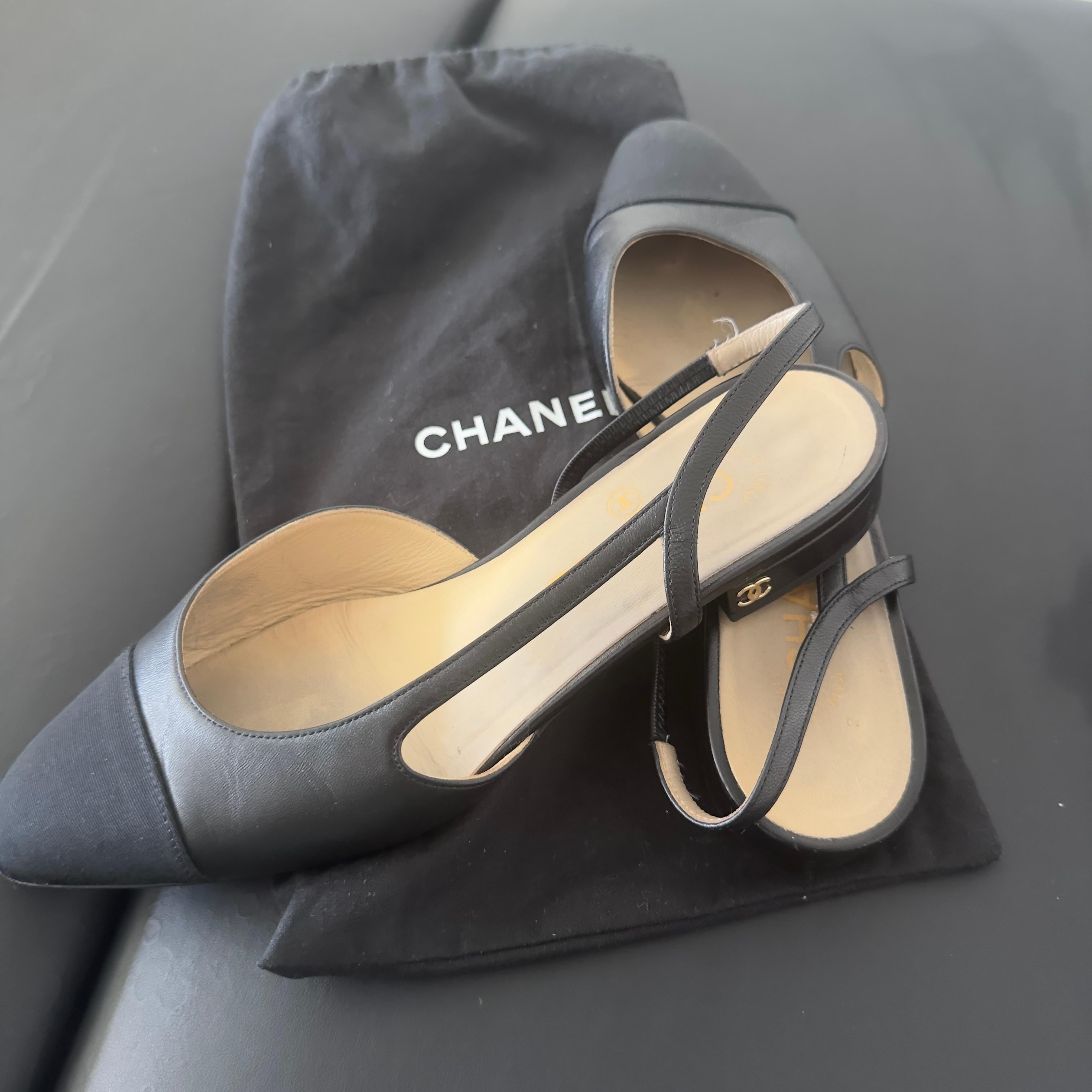 Chanel black leather and grosgrain slingbacks For Sale 7