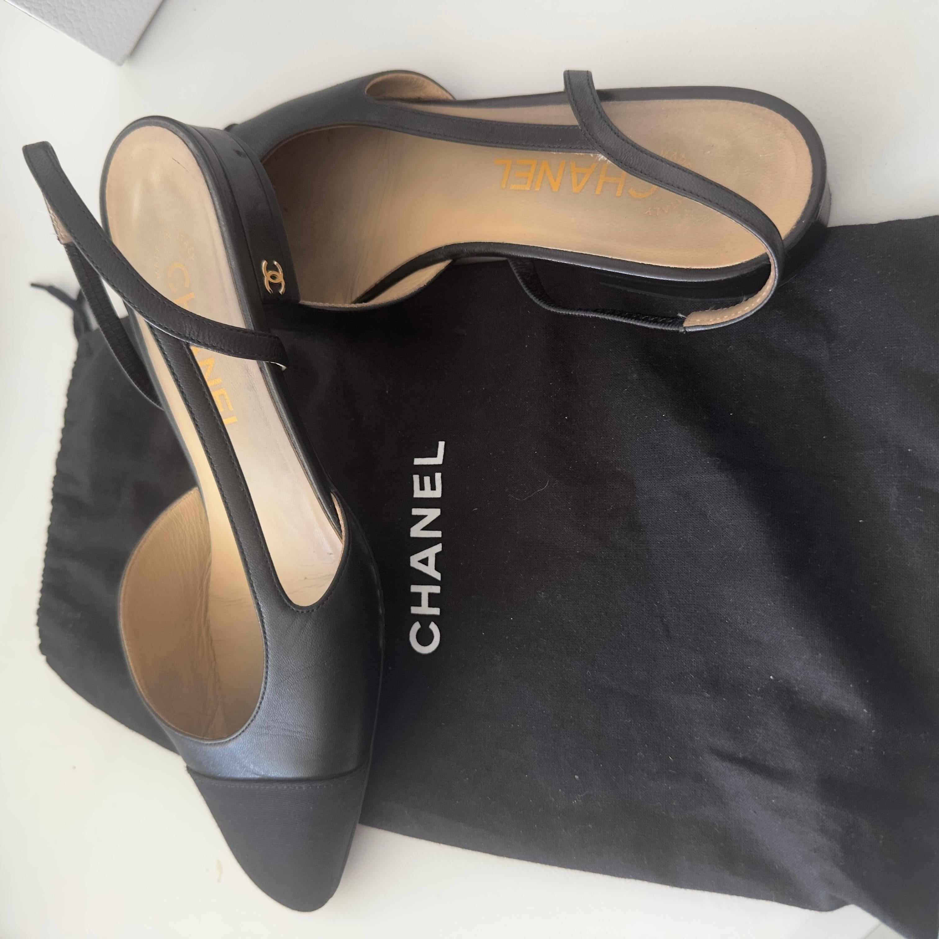 Chanel black leather and grosgrain slingbacks For Sale 8