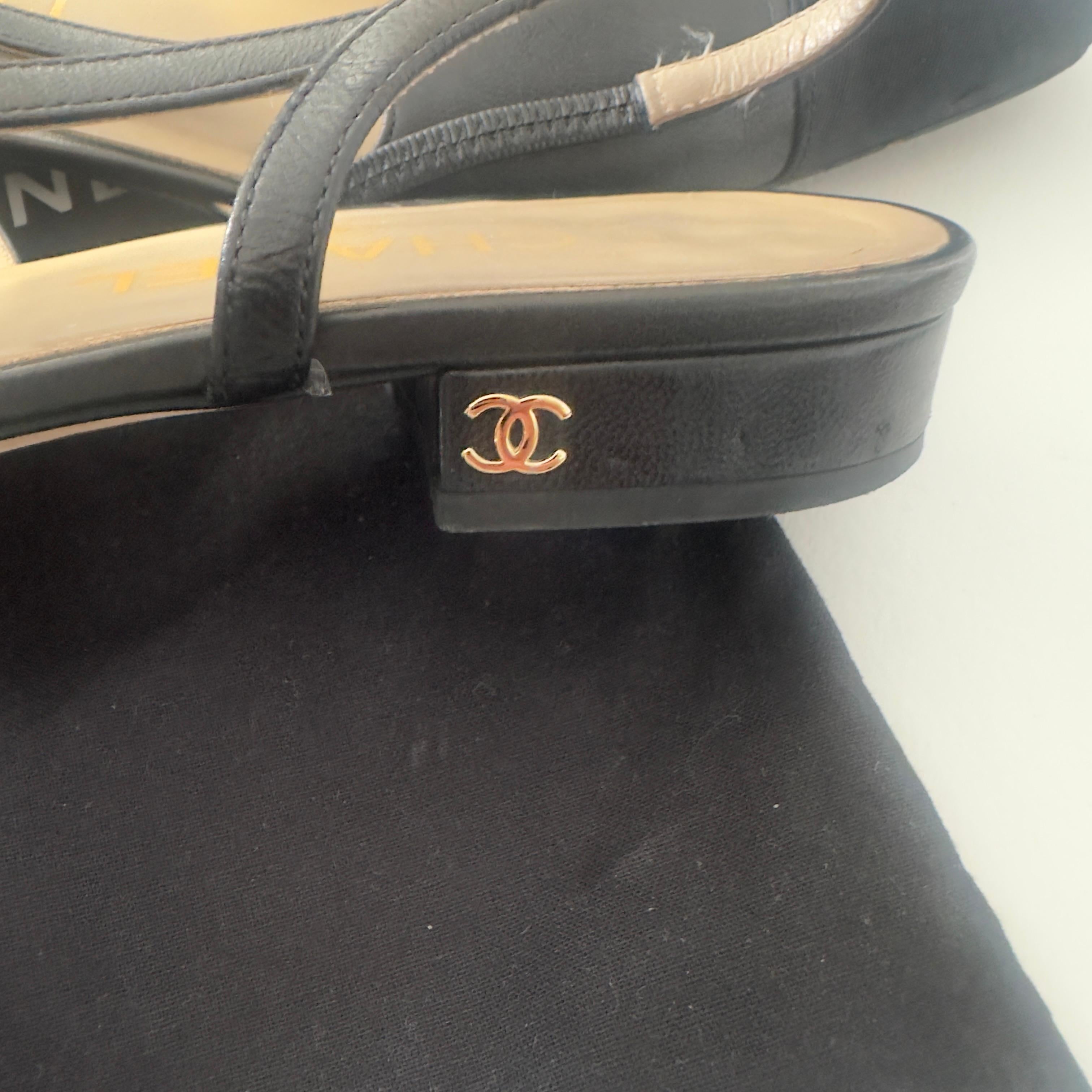 Women's Chanel black leather and grosgrain slingbacks For Sale