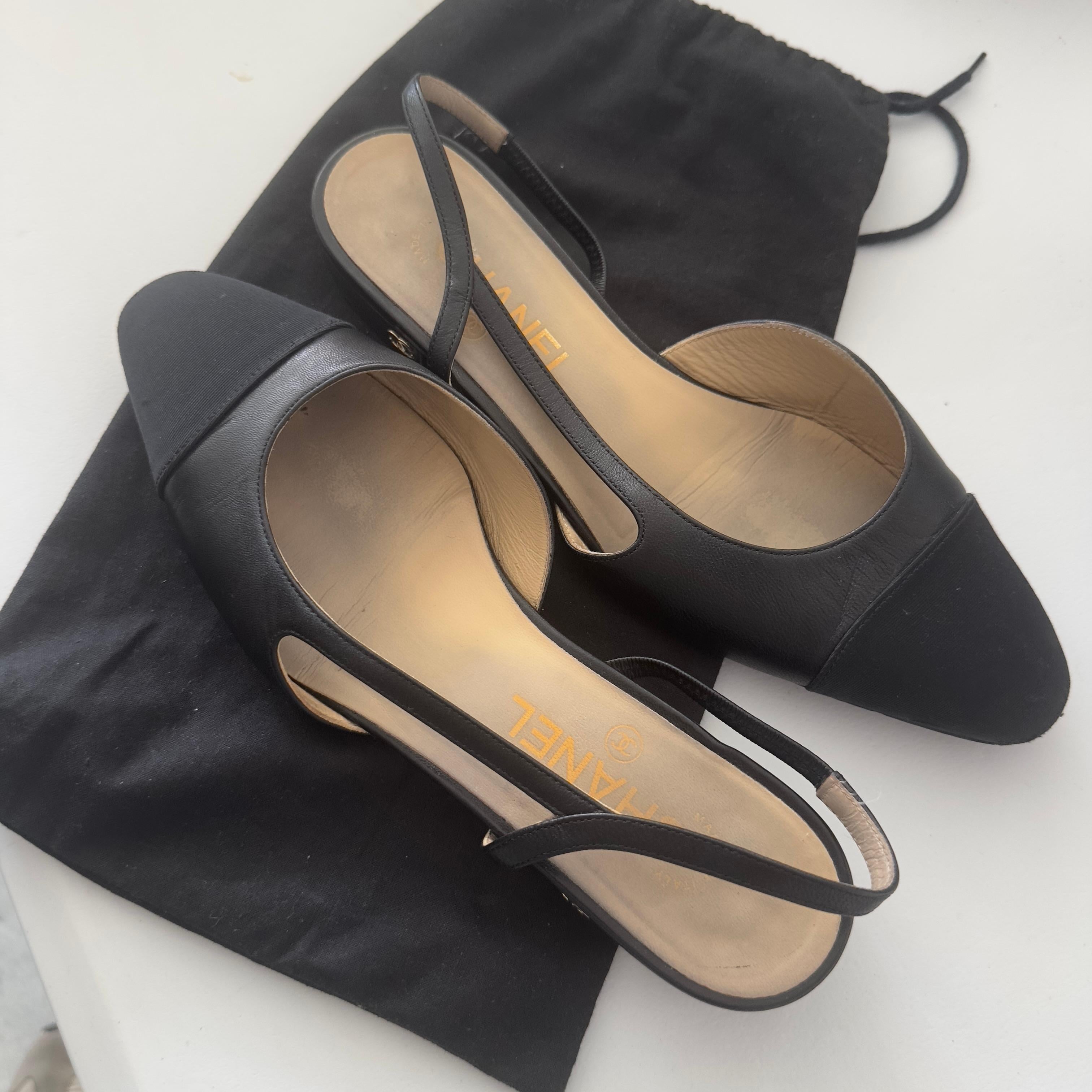 Chanel black leather and grosgrain slingbacks For Sale 1