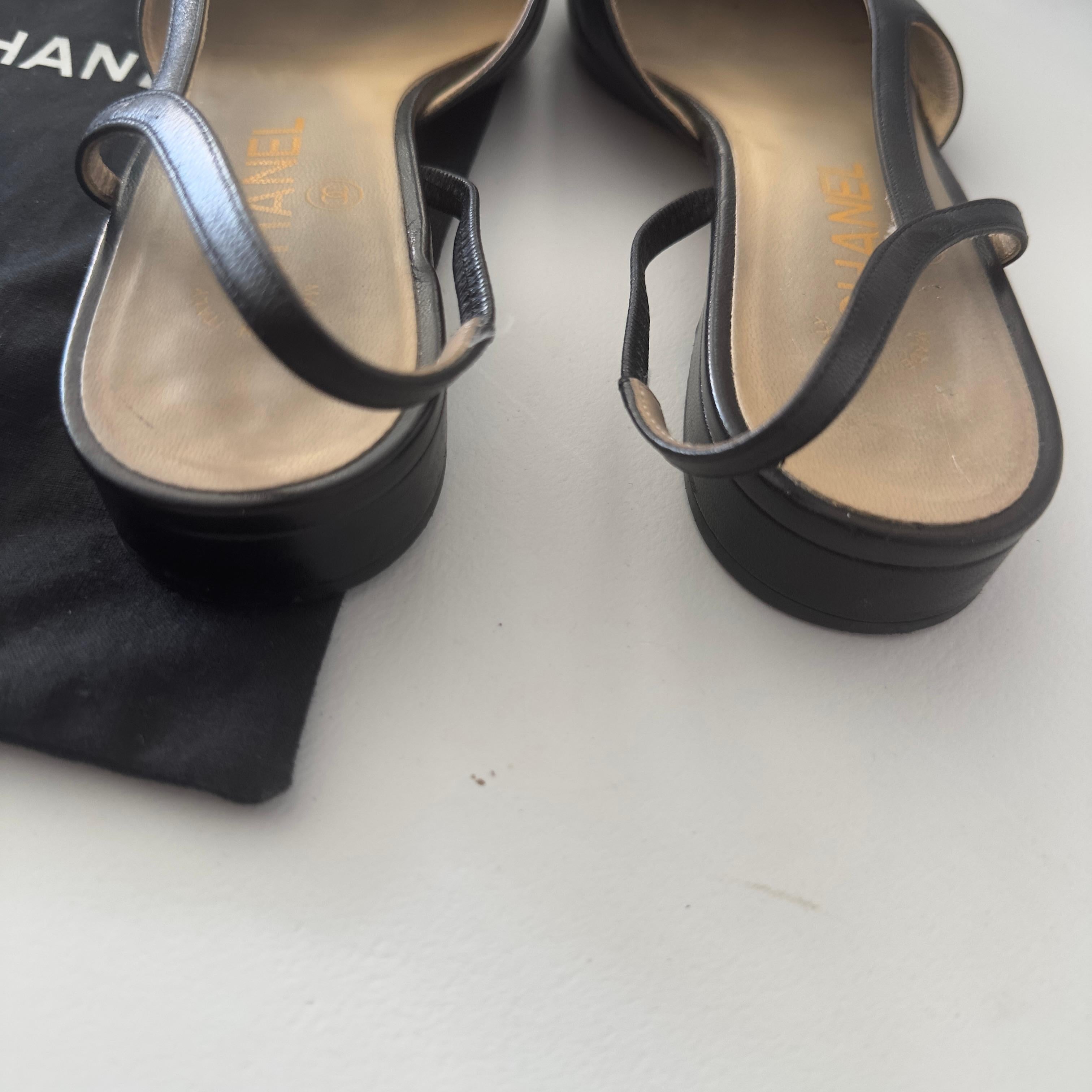 Chanel black leather and grosgrain slingbacks For Sale 4