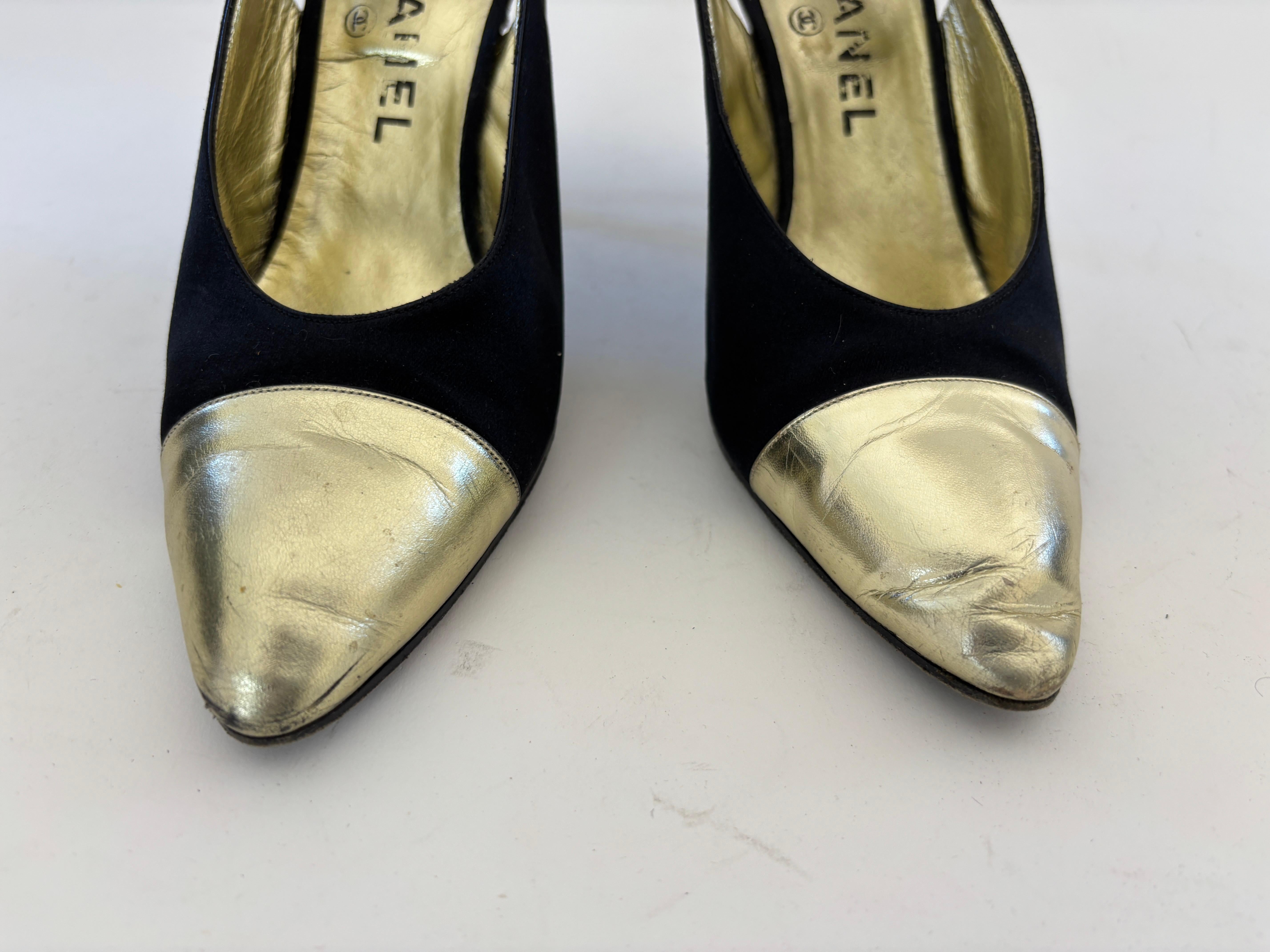CHANEL Slingback Pumps Heels in Black Satin and Gold Leather EU 38 Vintage 80s For Sale 13