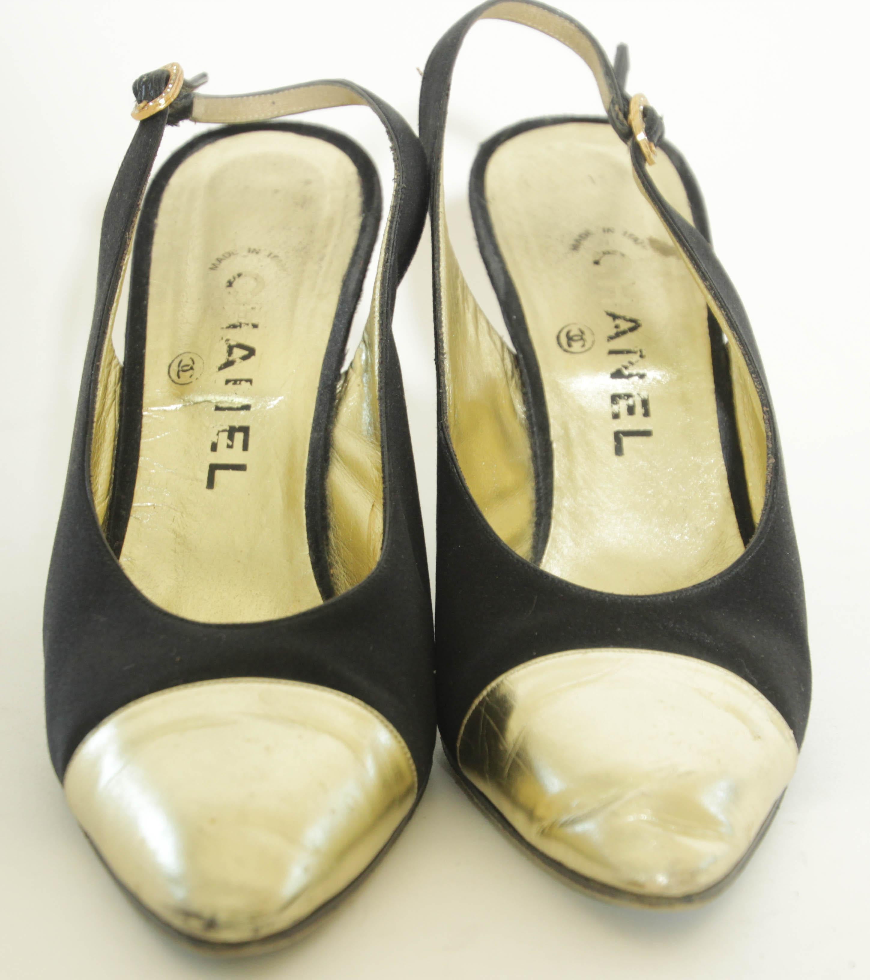 Women's CHANEL Slingback Pumps Heels in Black Satin and Gold Leather EU 38 Vintage 80s For Sale