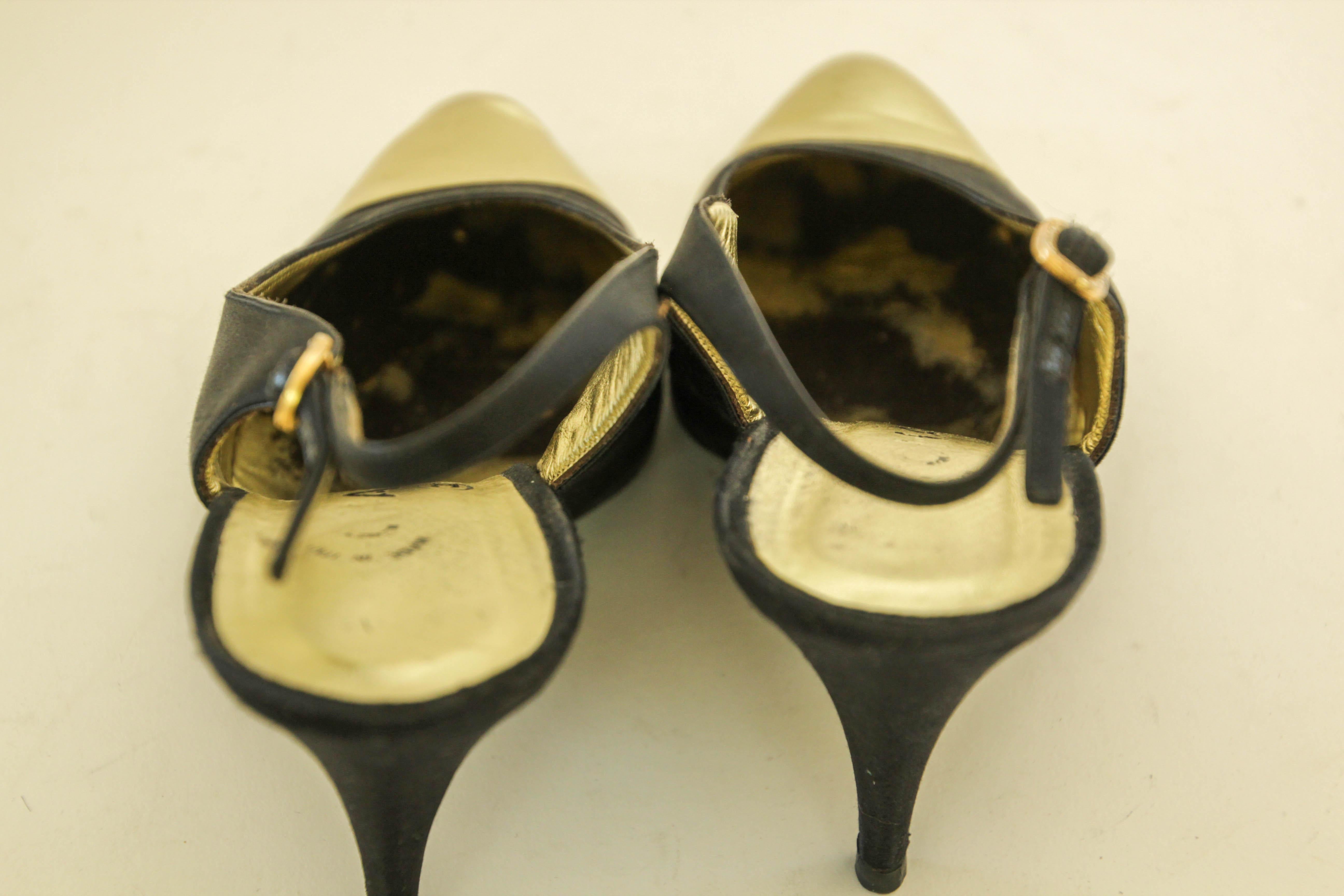 CHANEL Slingback Pumps Heels in Black Satin and Gold Leather EU 38 Vintage 80s For Sale 3