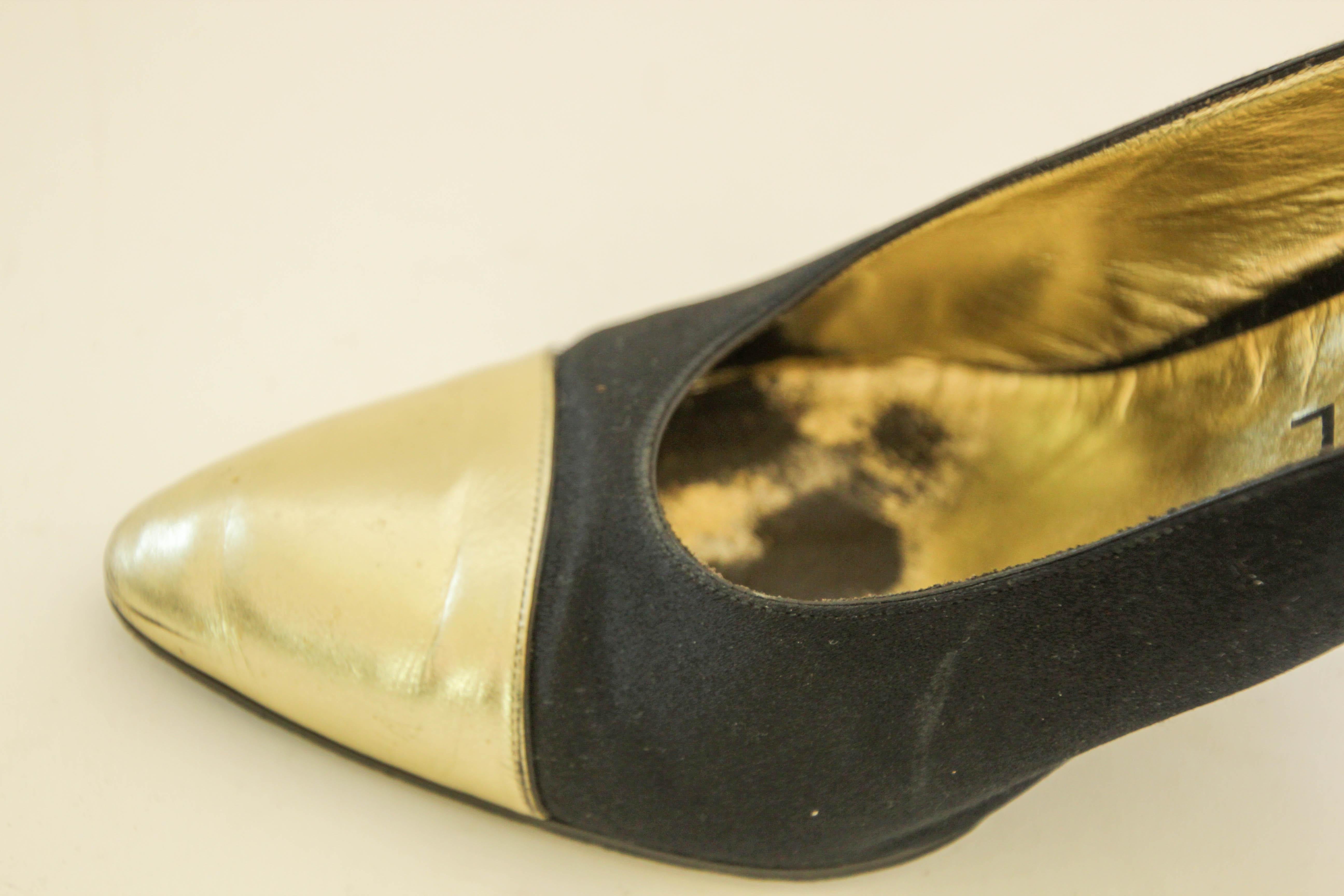 CHANEL Slingback Pumps Heels in Black Satin and Gold Leather EU 38 Vintage 80s For Sale 5