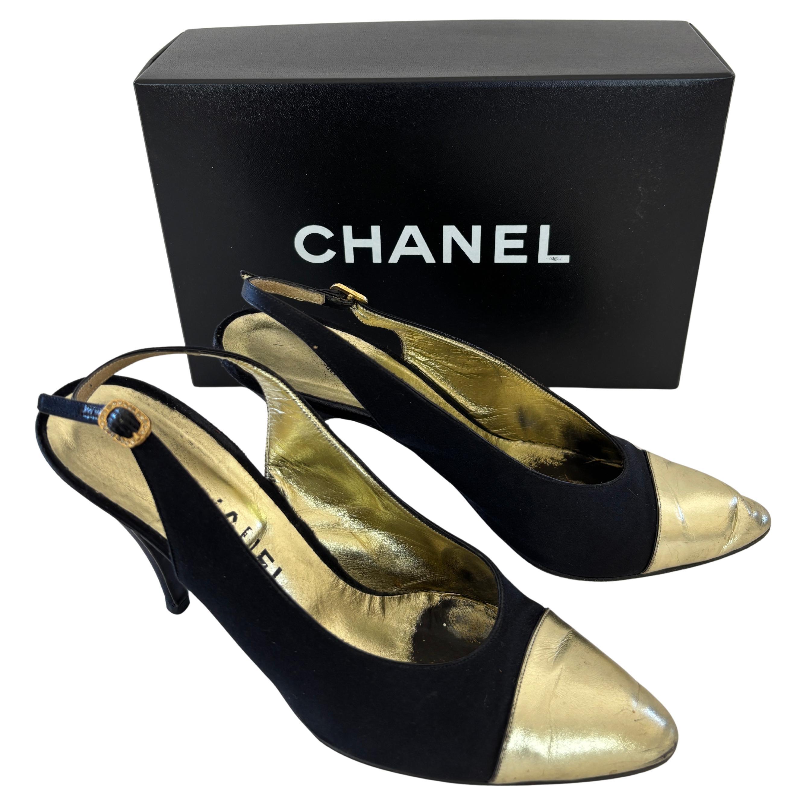 CHANEL Slingback Pumps Heels in Black Satin and Gold Leather EU 38 Vintage 80s