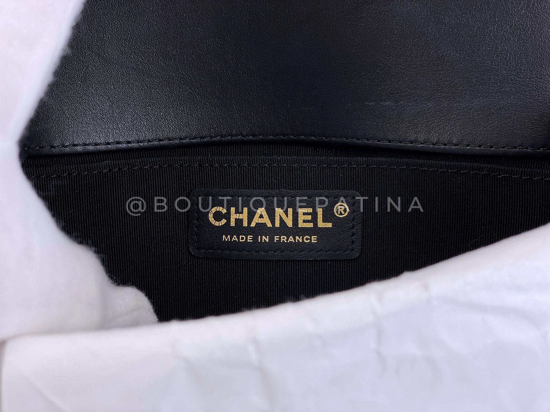 Chanel - Sac à rabat petit garçon Velours noir Fermoir en cristal taille émeraude GHW 68751 en vente 8