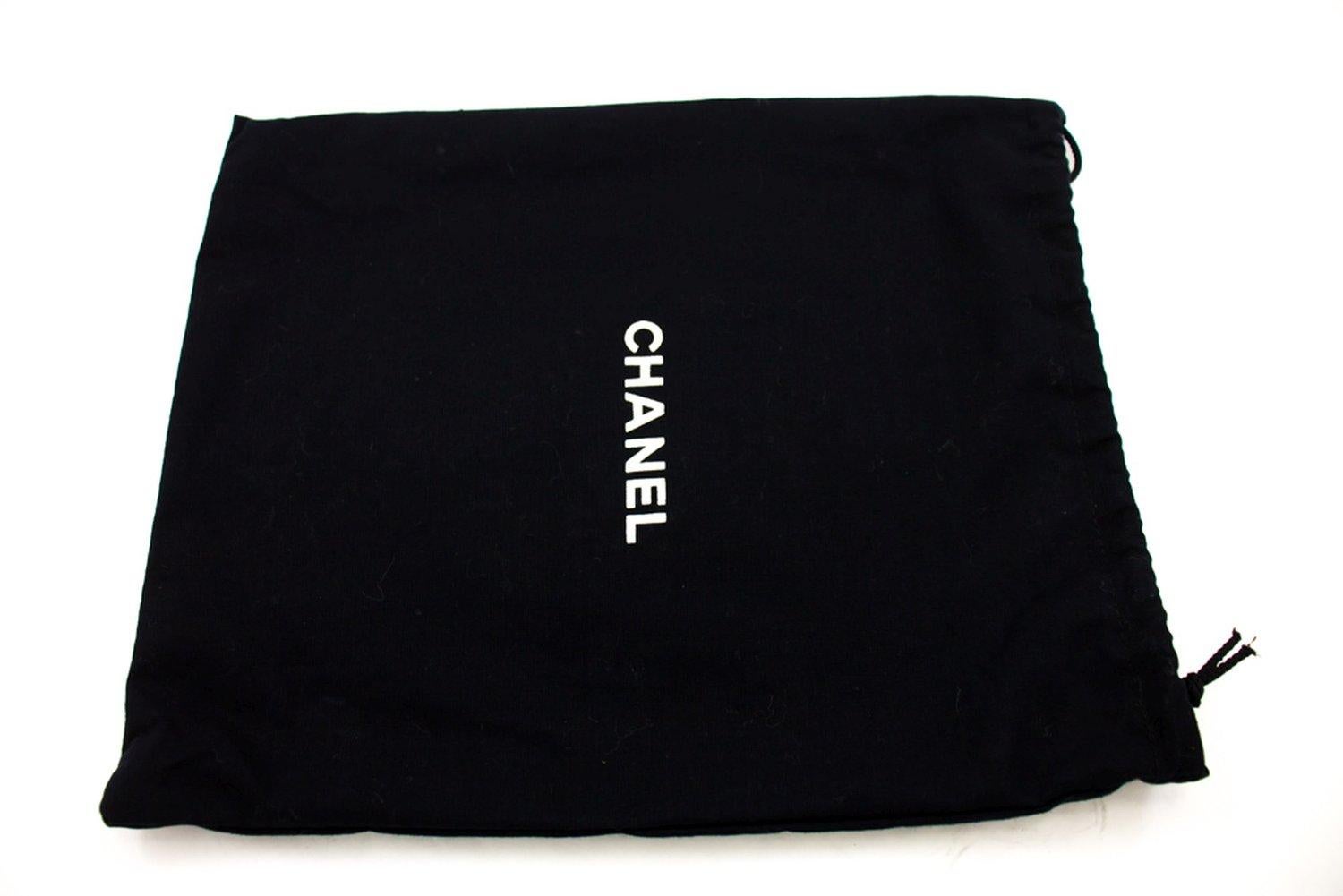 CHANEL Small Chain Shoulder Bag Black Clutch Flap Quilted Lambskin For Sale 12