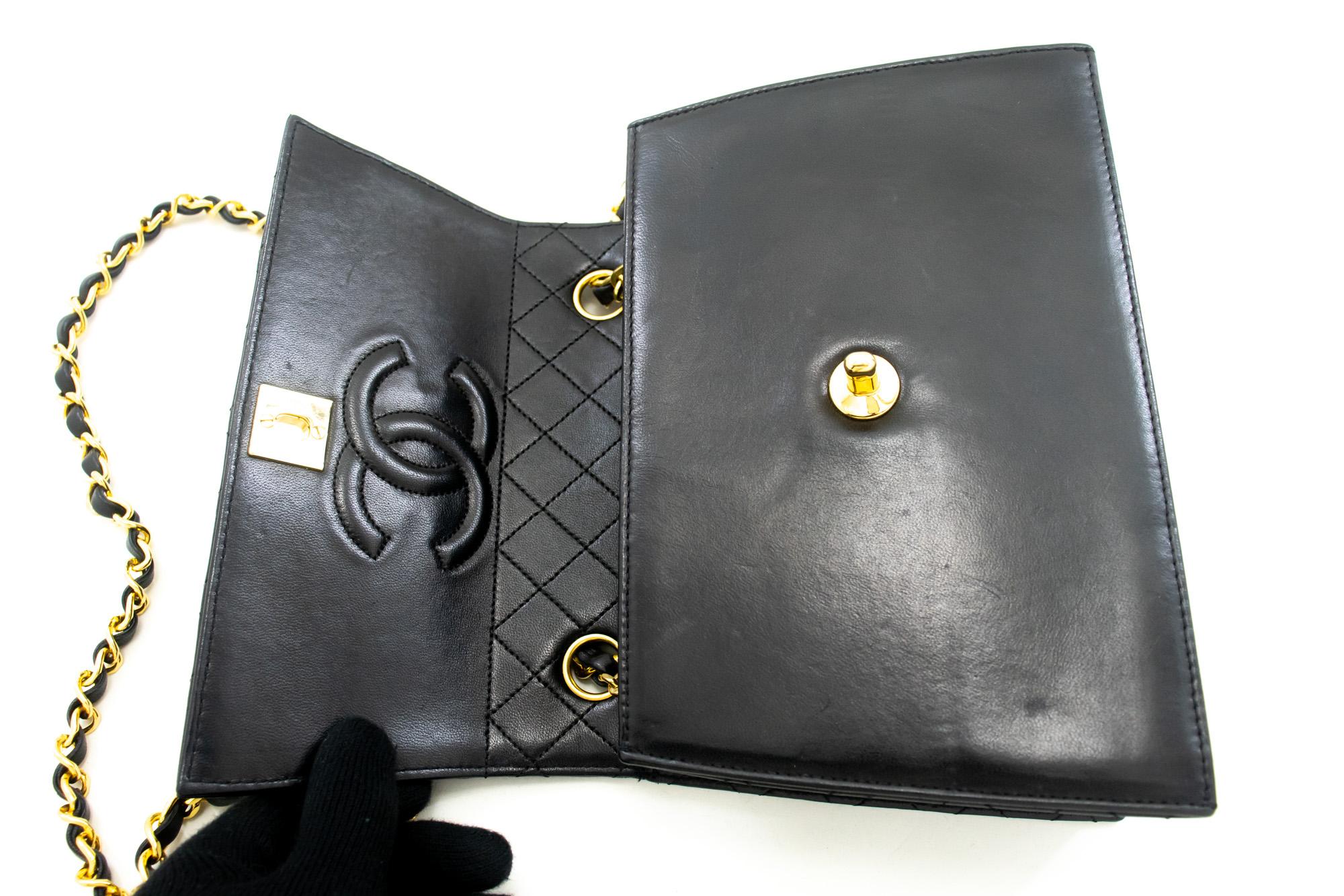 CHANEL Borsa a tracolla a catena piccola in pelle d'agnello trapuntata nera con patta singola 2